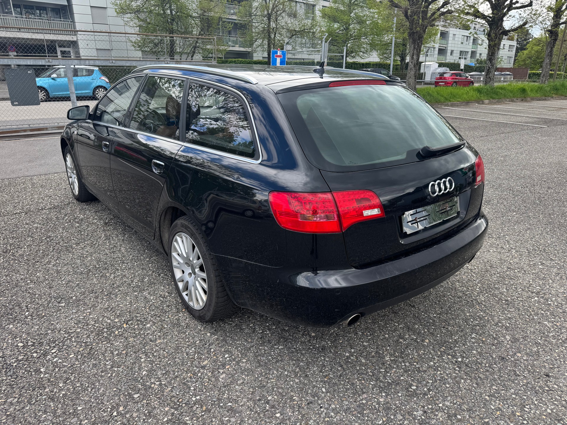 AUDI A6 Avant 4.2 V8 FSI quattro tiptronic-image-2