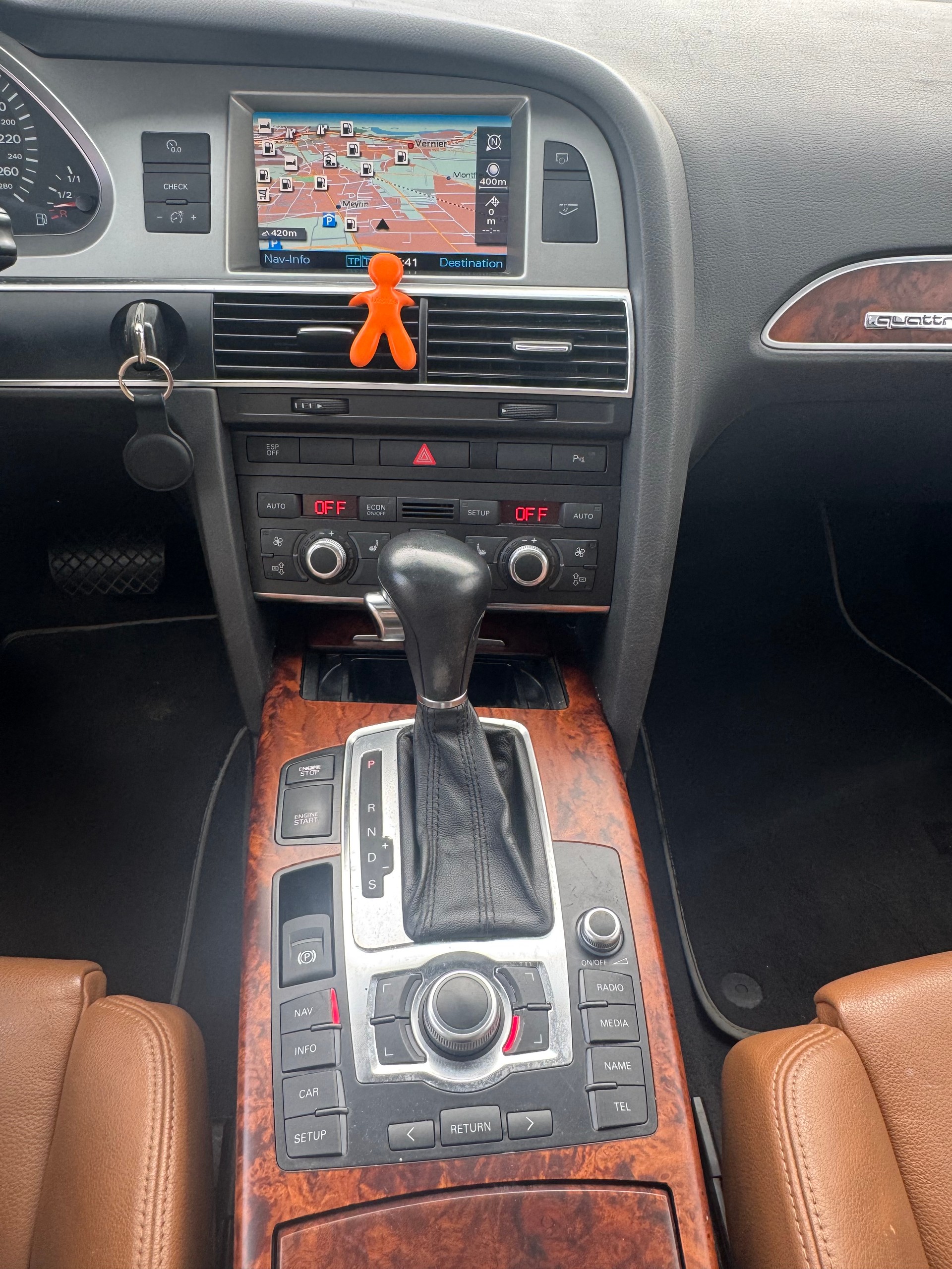 AUDI A6 Avant 4.2 V8 FSI quattro tiptronic-image-9