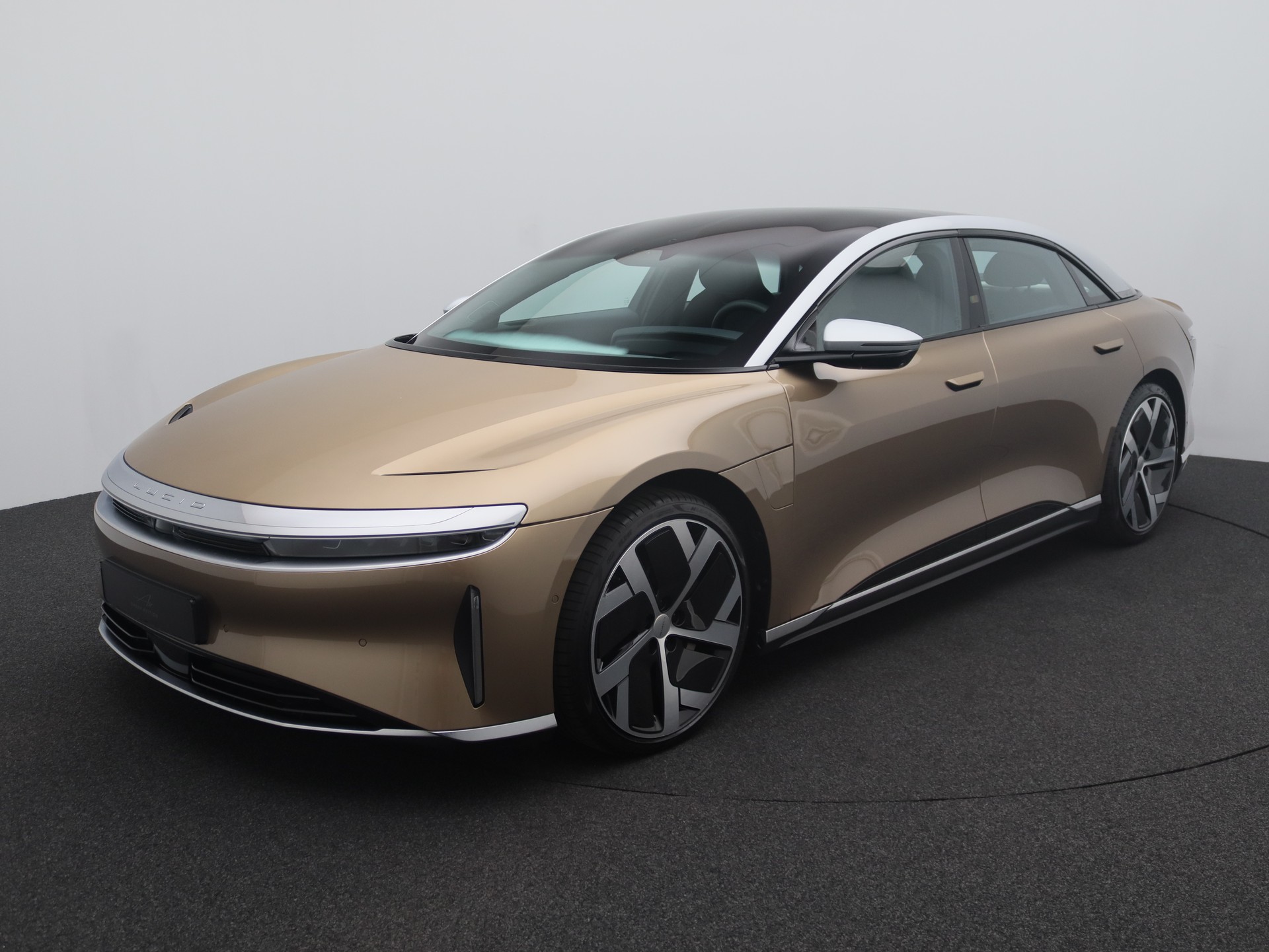 LUCID Air 118 kWh Performance Dream Edition-image-7