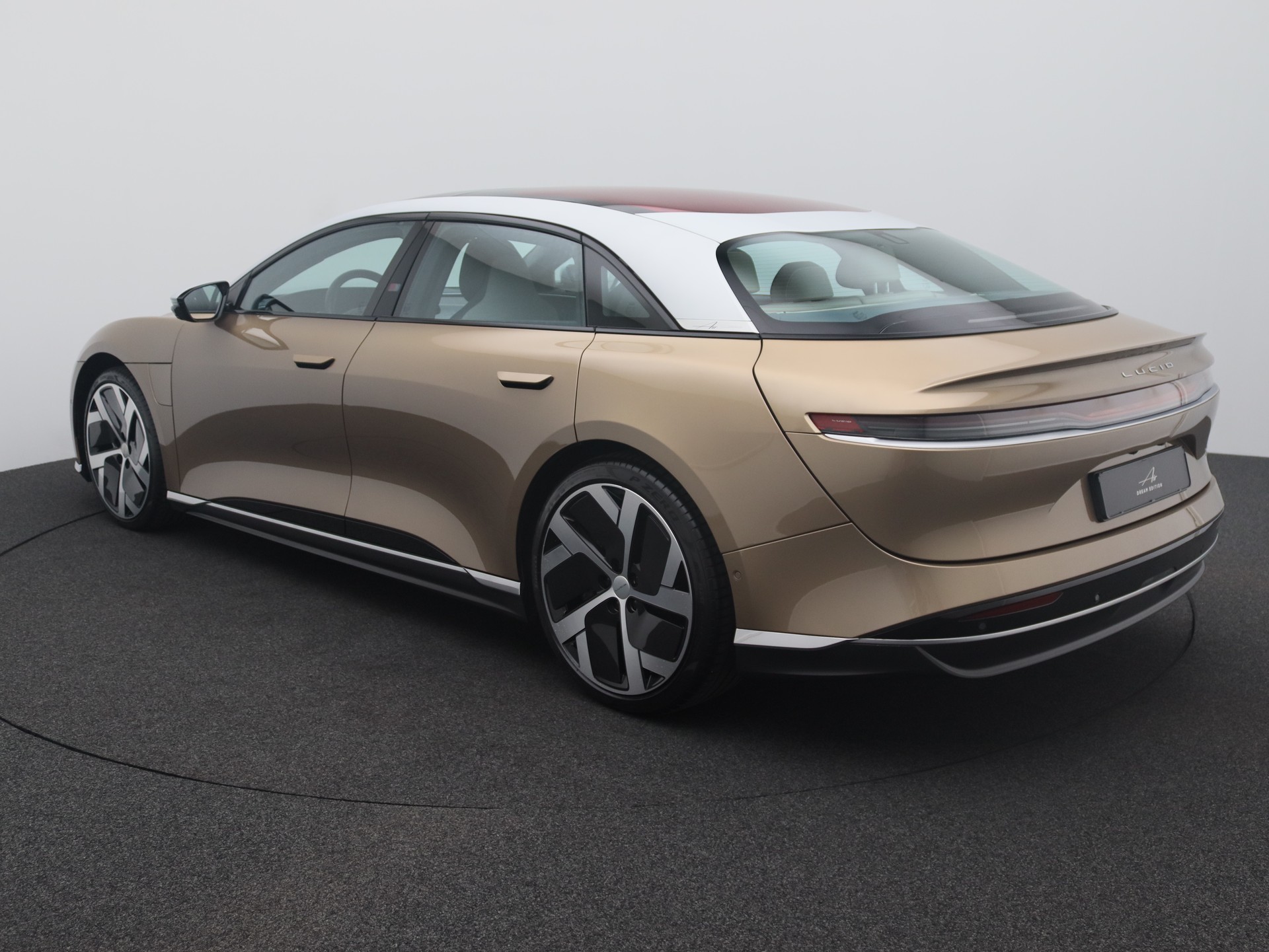 LUCID Air 118 kWh Performance Dream Edition-image-8