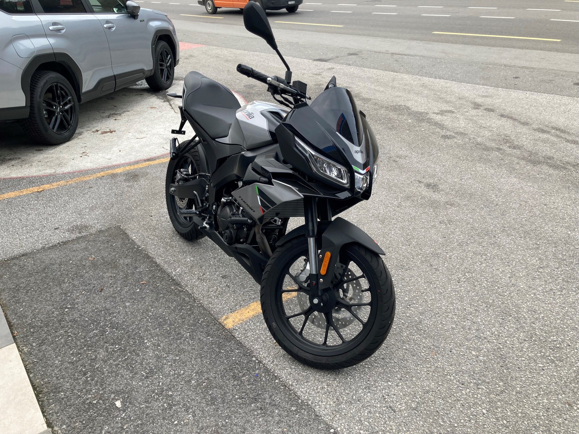 APRILIA Tuono 125-image-2
