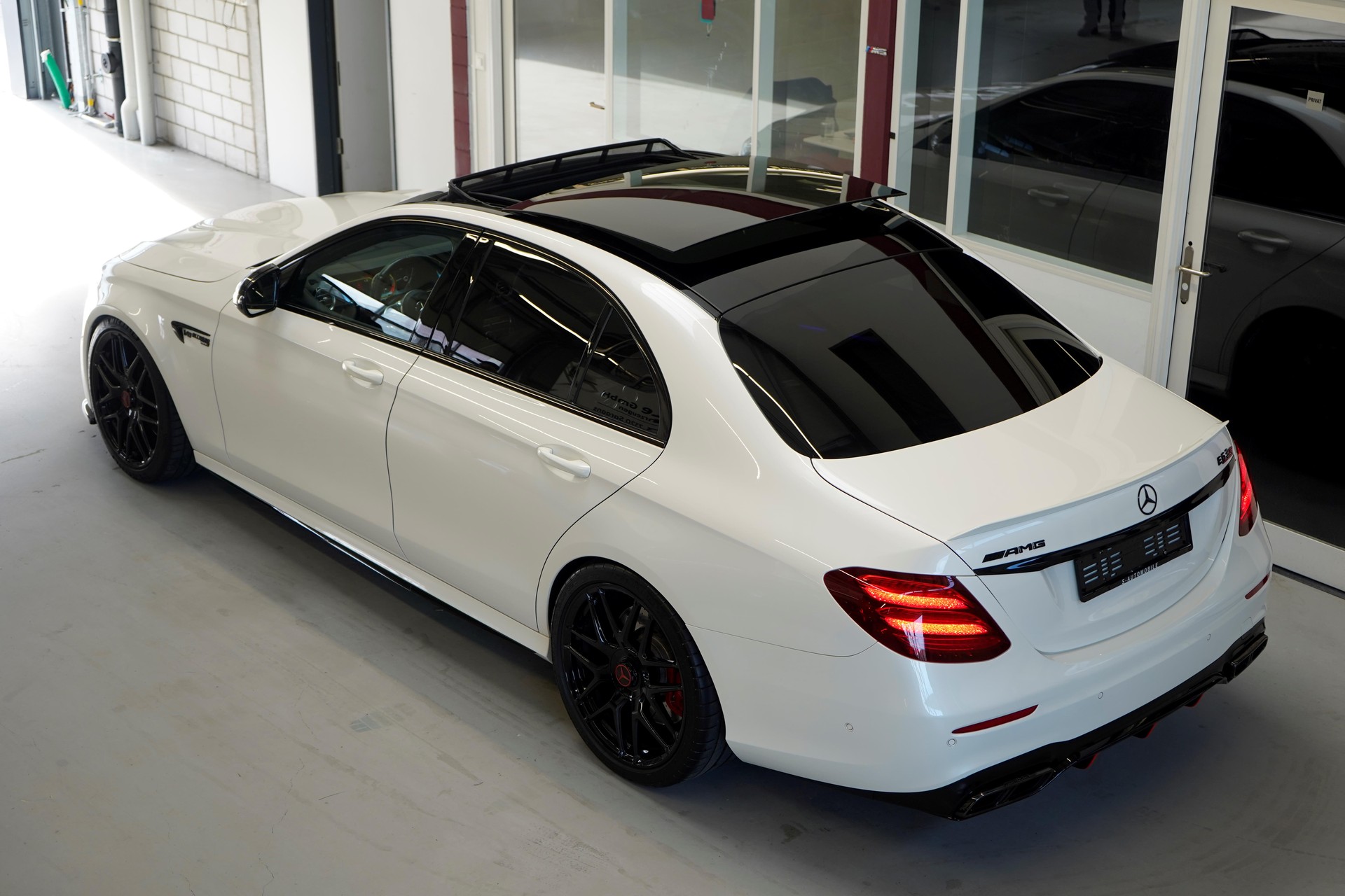 MERCEDES-BENZ E 63 AMG S 4Matic Speedshift MCT-image-4