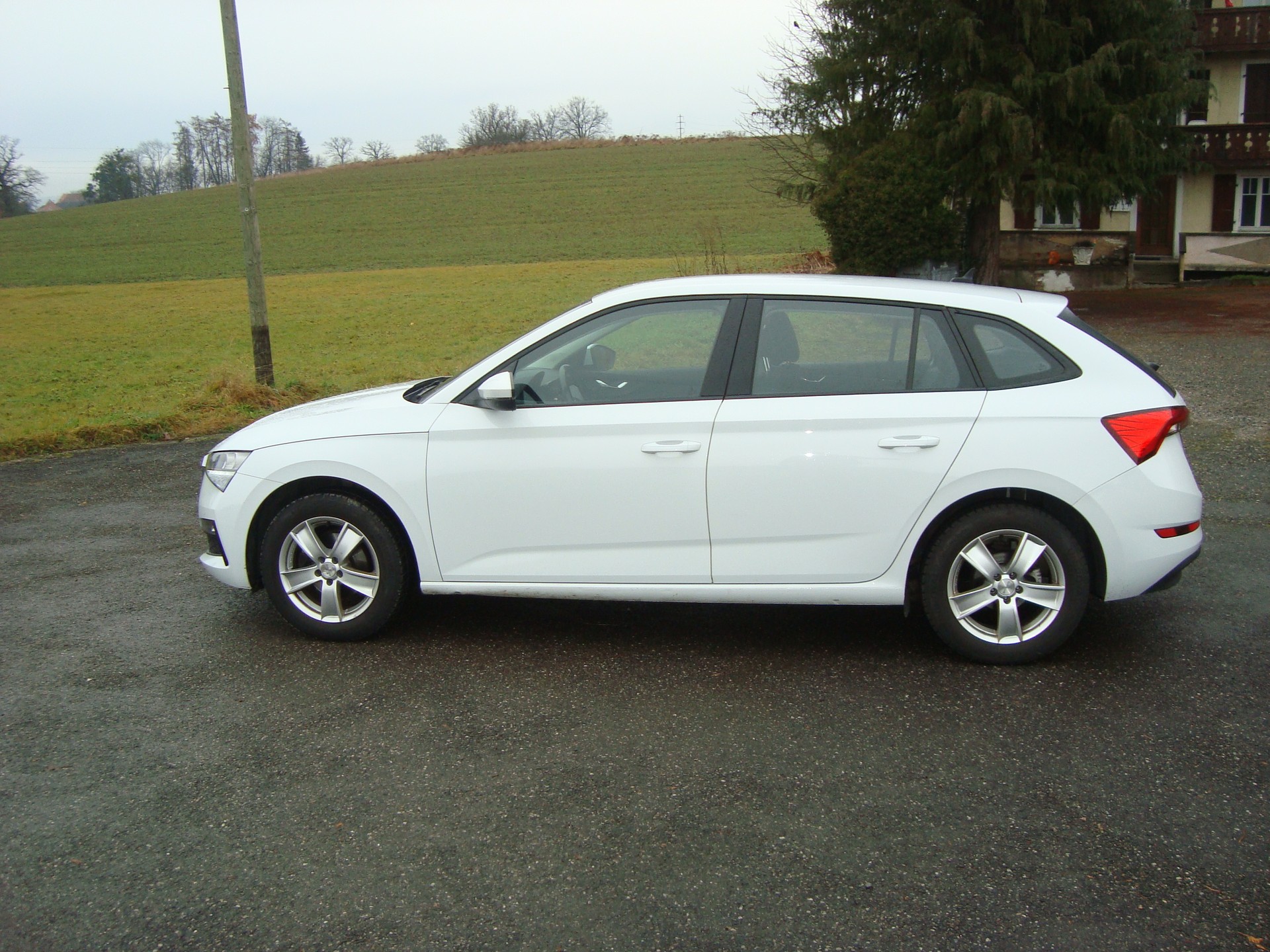 SKODA Scala 1.0 TSI Ambition-image-4
