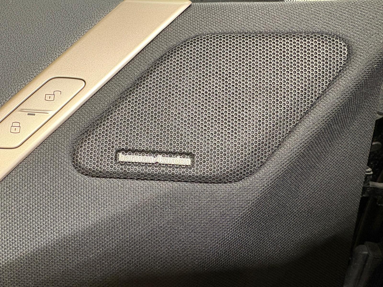 BMW xDrive40-image-19