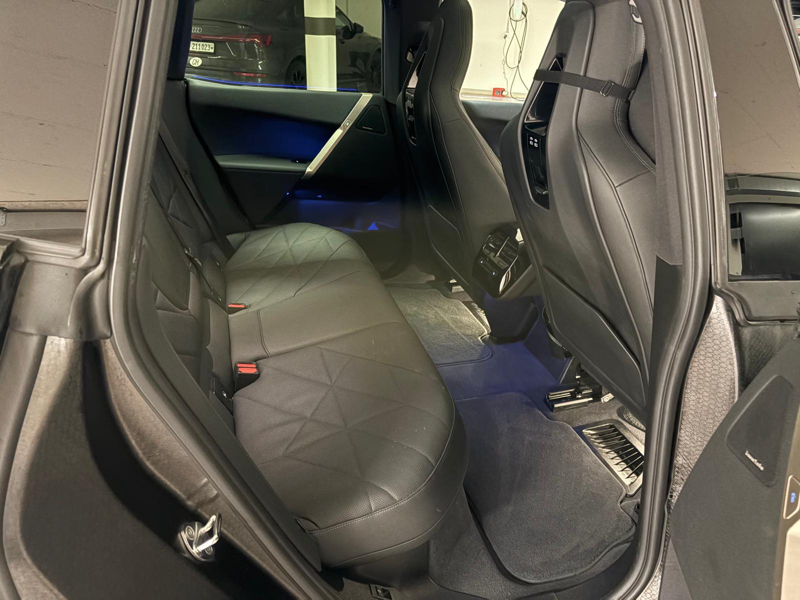 BMW xDrive40-image-14