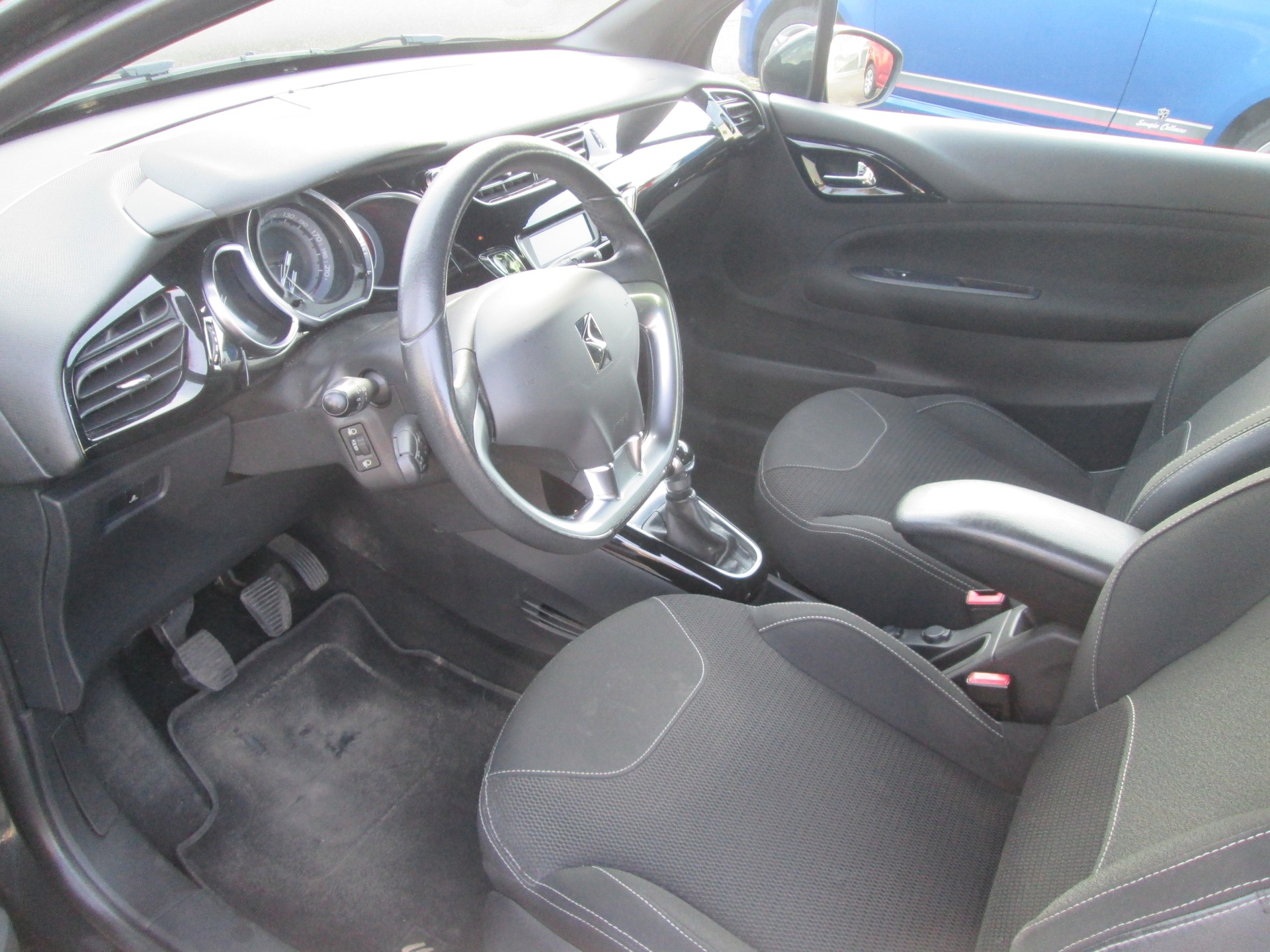 DS AUTOMOBILES DS3 1.6 VTi SO Chic-image-8