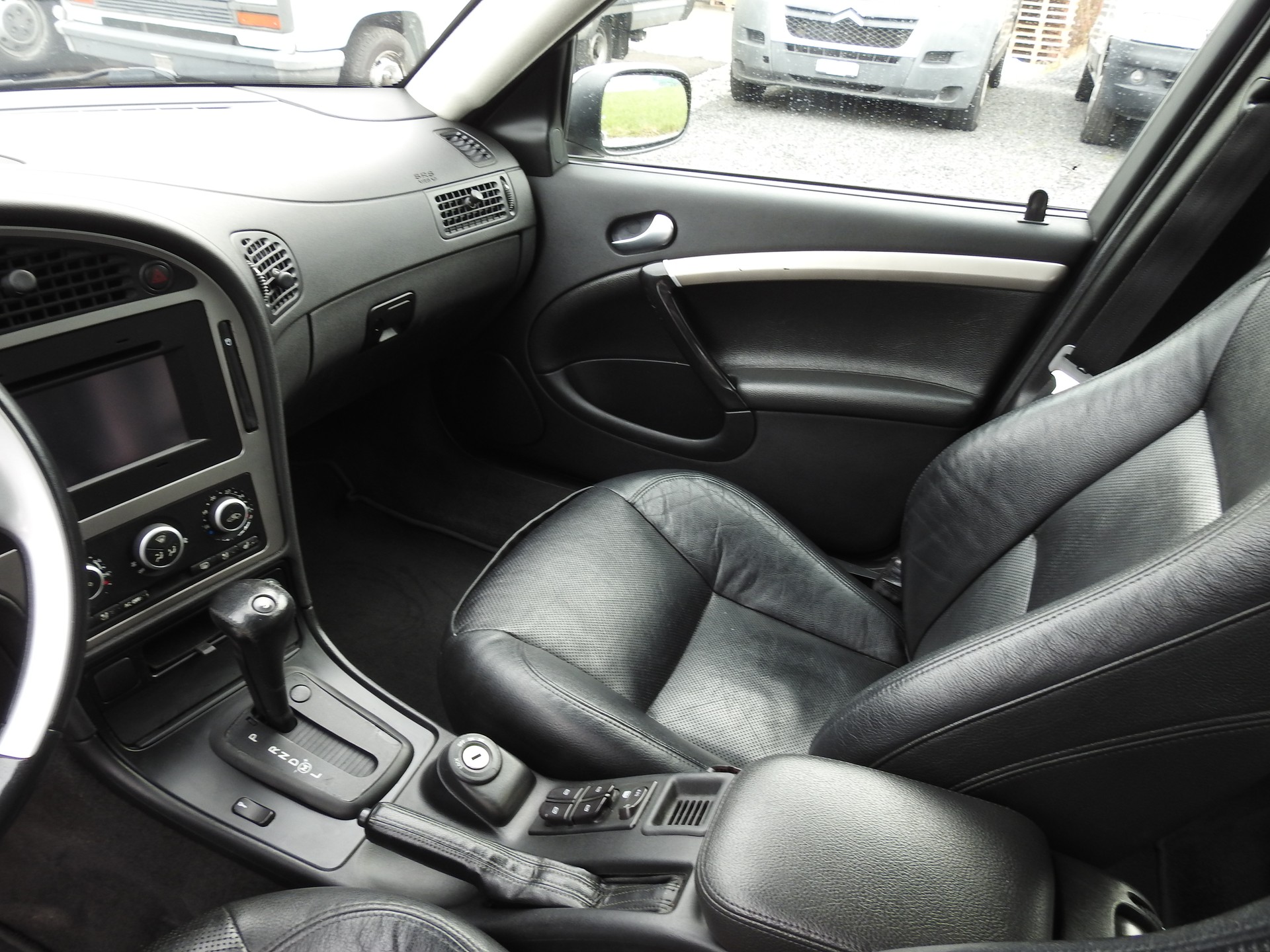 SAAB 9-5 2.3T Aero-image-13