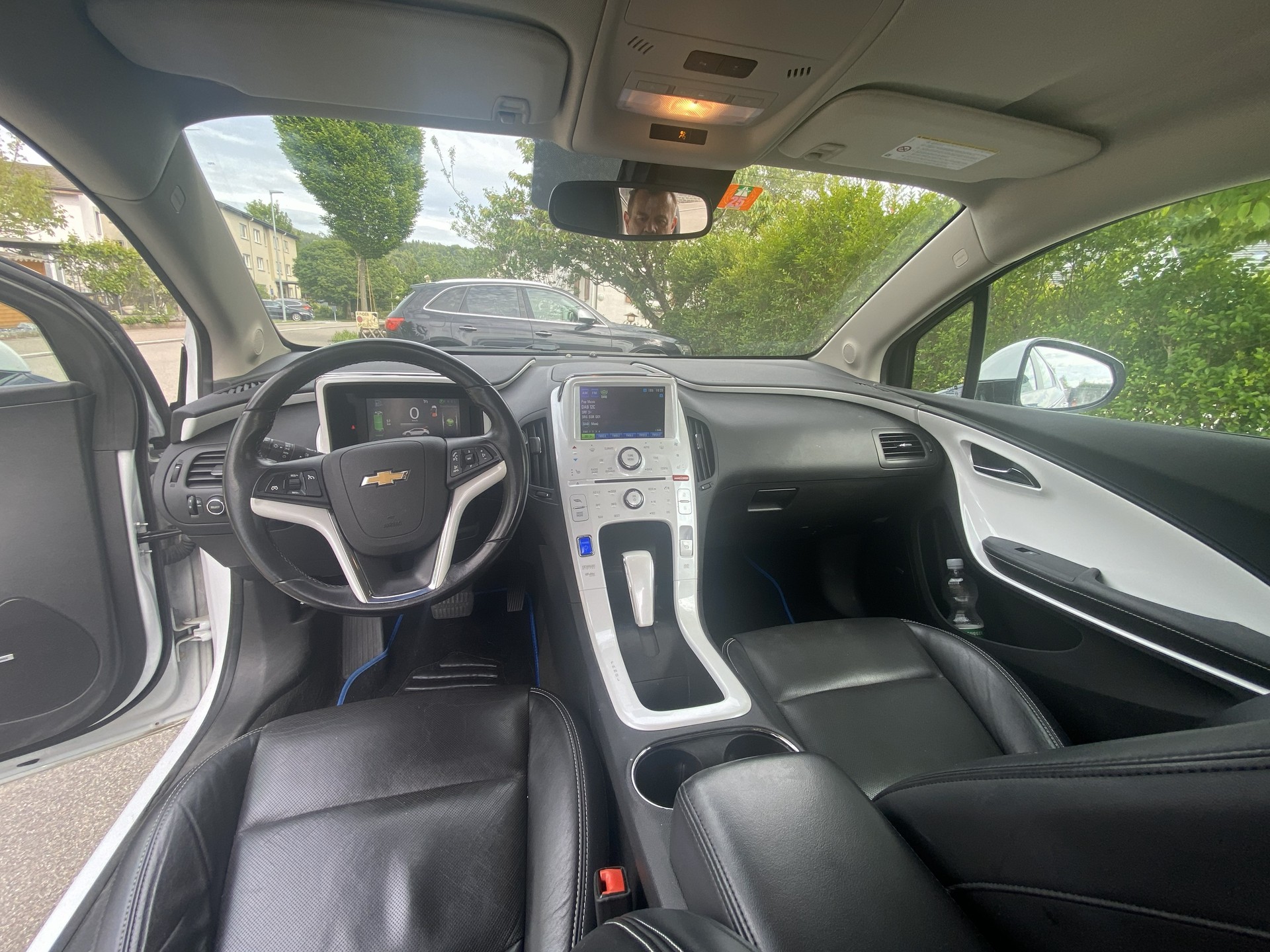 CHEVROLET VOLT-image-3