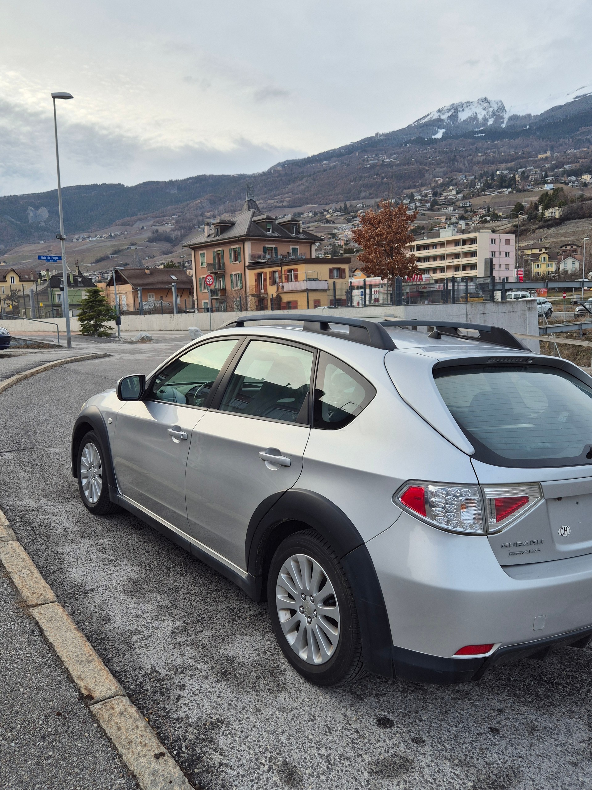 SUBARU Impreza 2.0XV Style-image-3