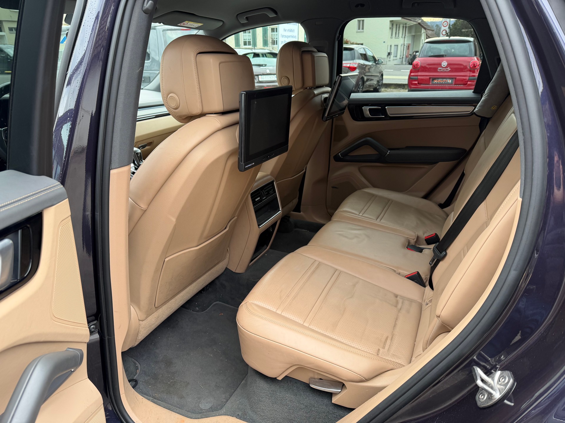 PORSCHE Cayenne-image-11