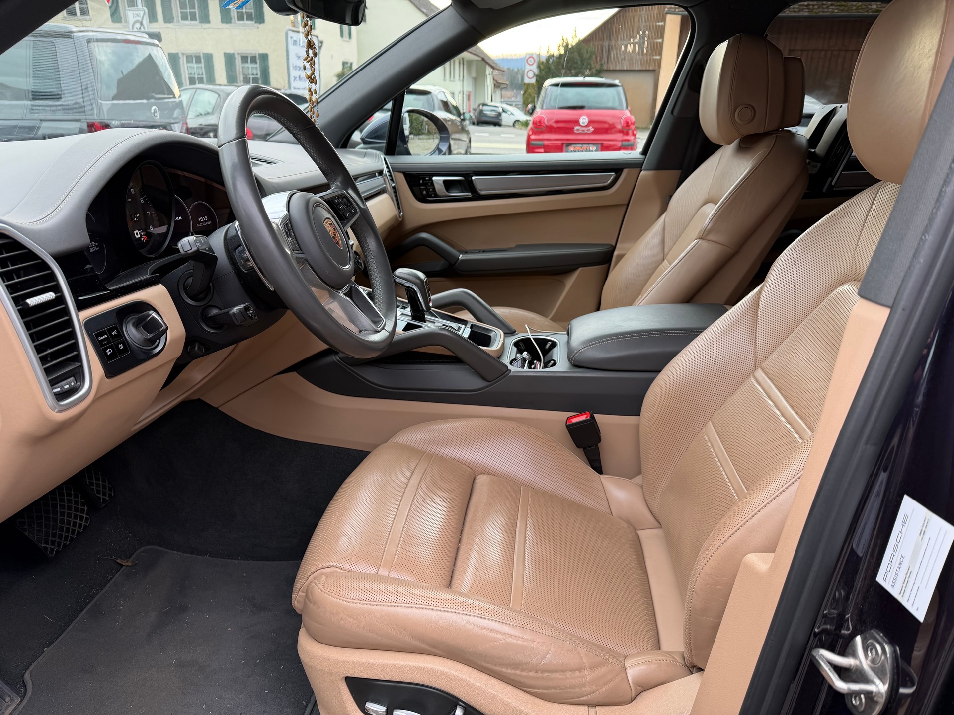 PORSCHE Cayenne-image-12