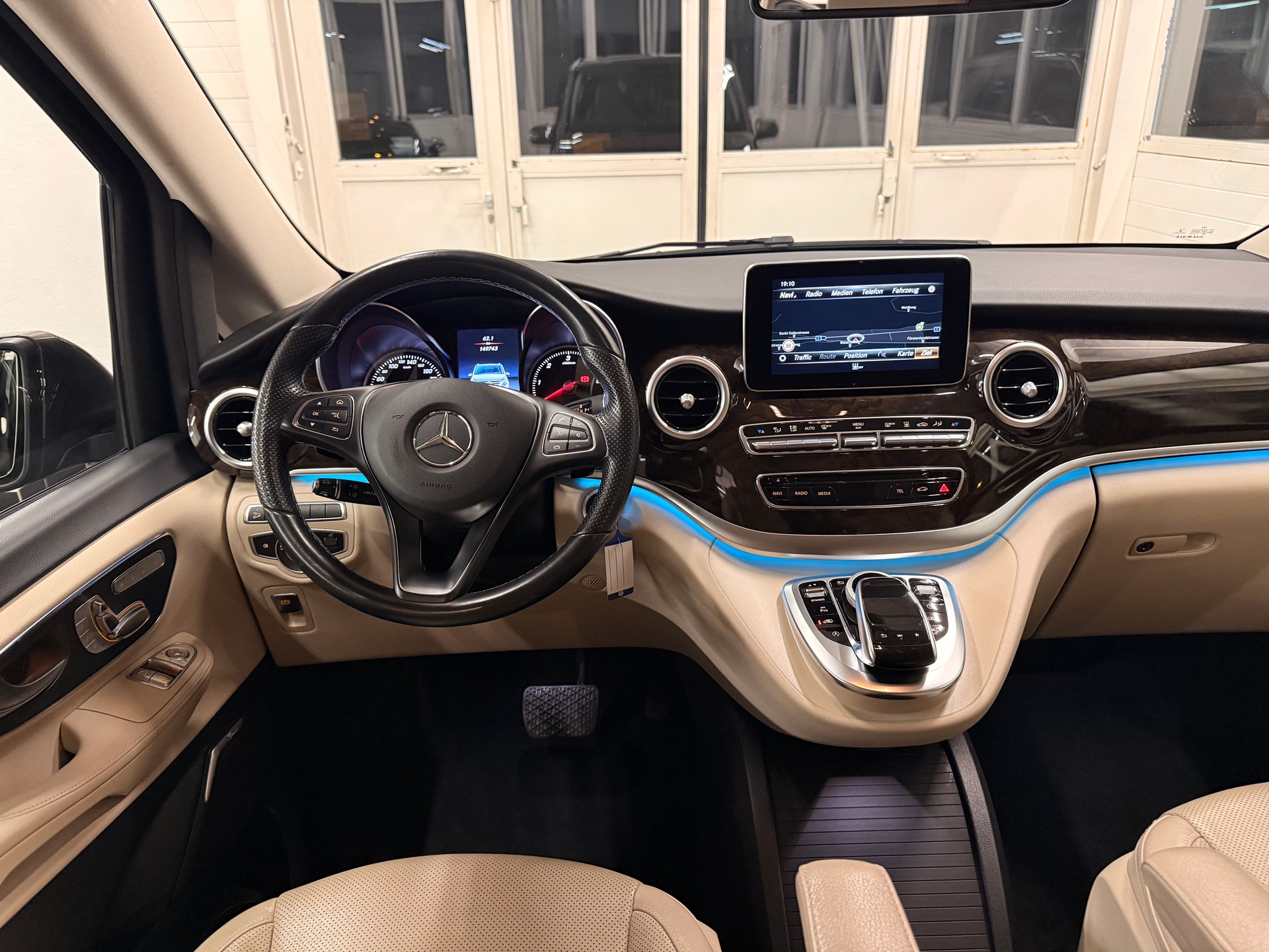 MERCEDES-BENZ V 250 d Swiss Edition lang 4Matic 7G-Tronic-image-12