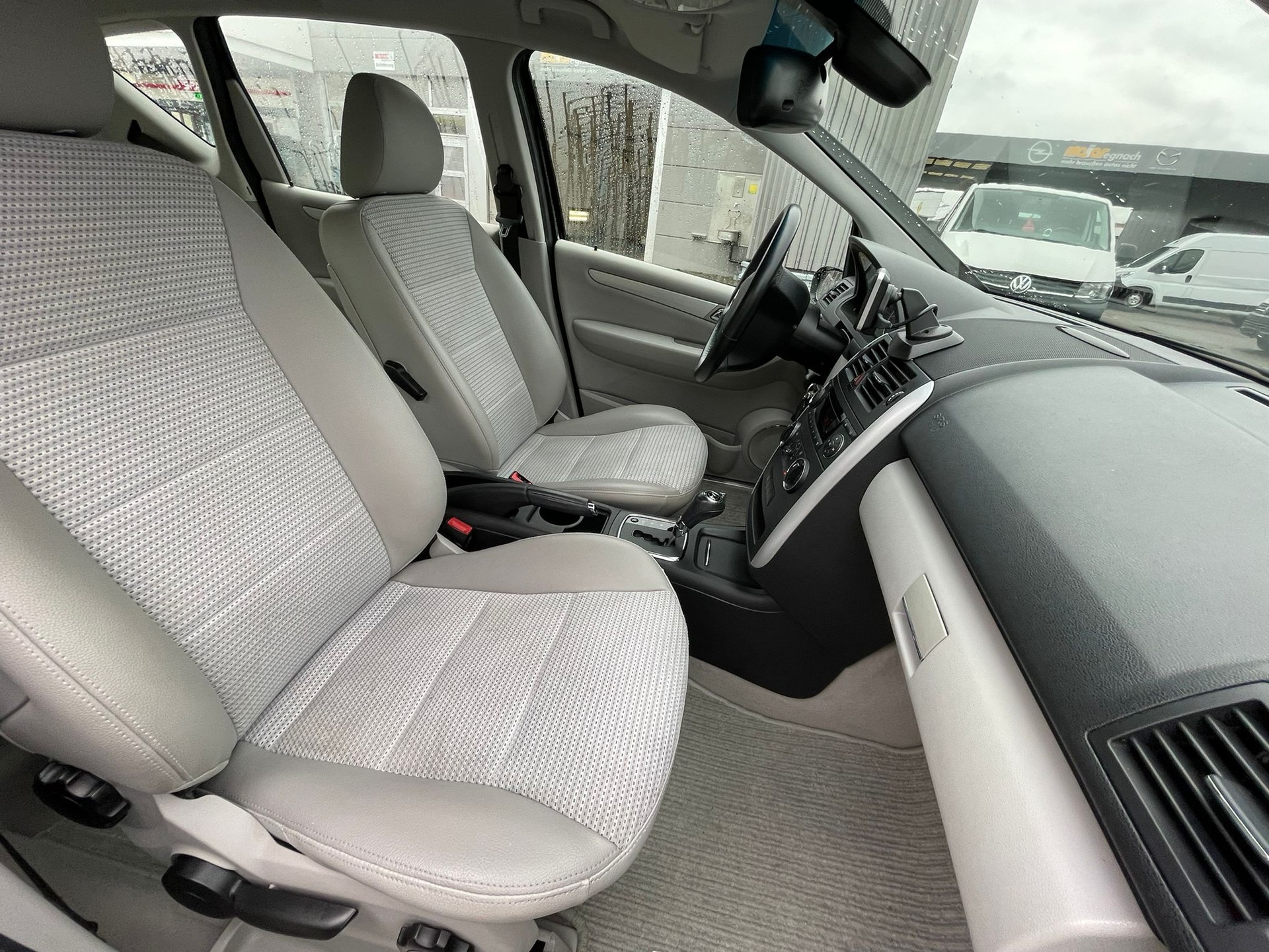 MERCEDES-BENZ A 170 Avantgarde-image-9