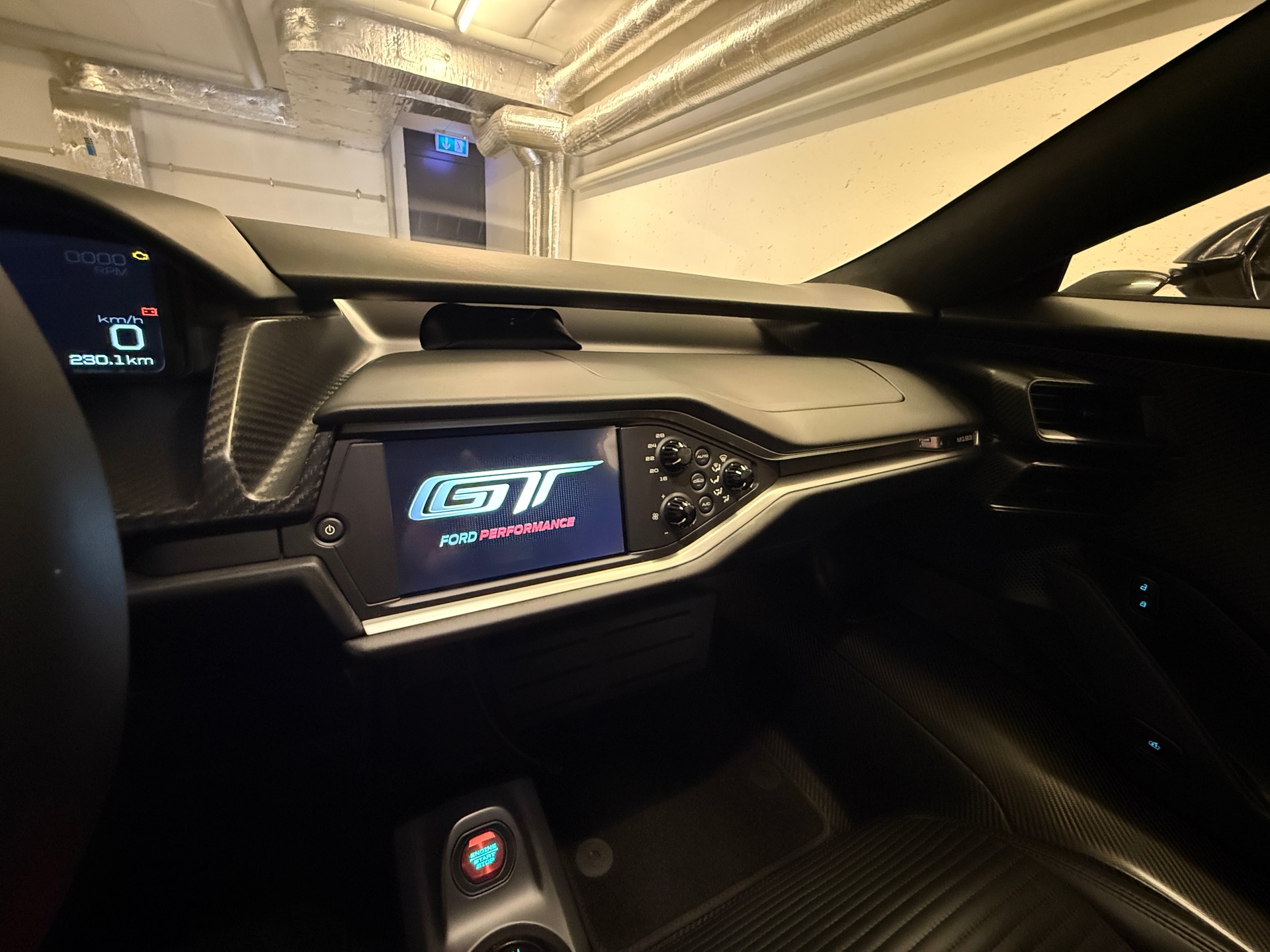 FORD GT-image-12