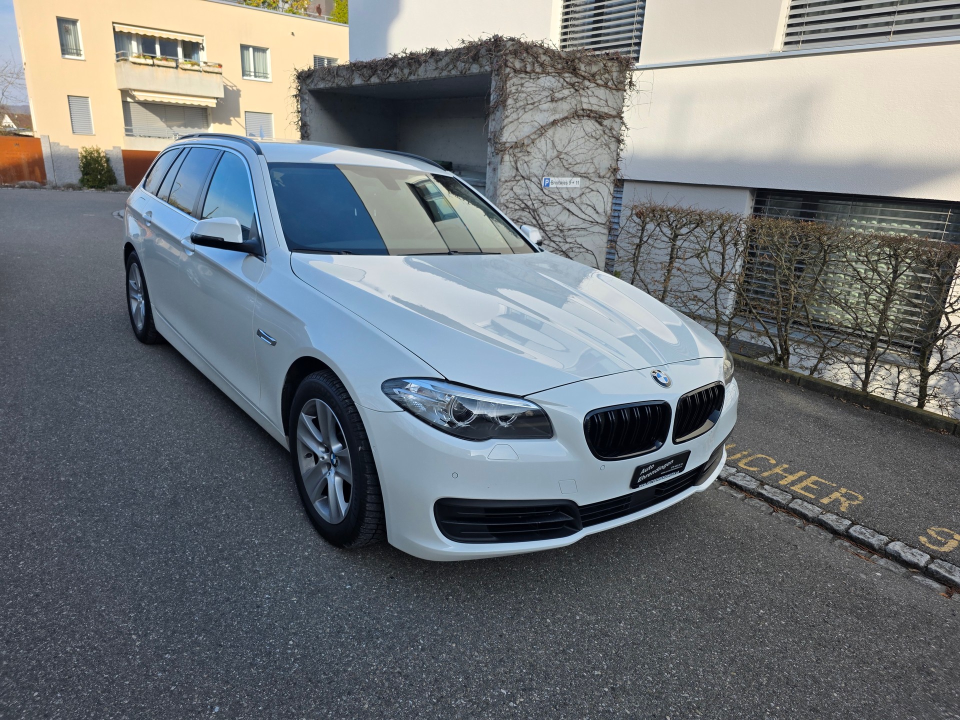 BMW 520d Touring xDrive Steptronic-image-2