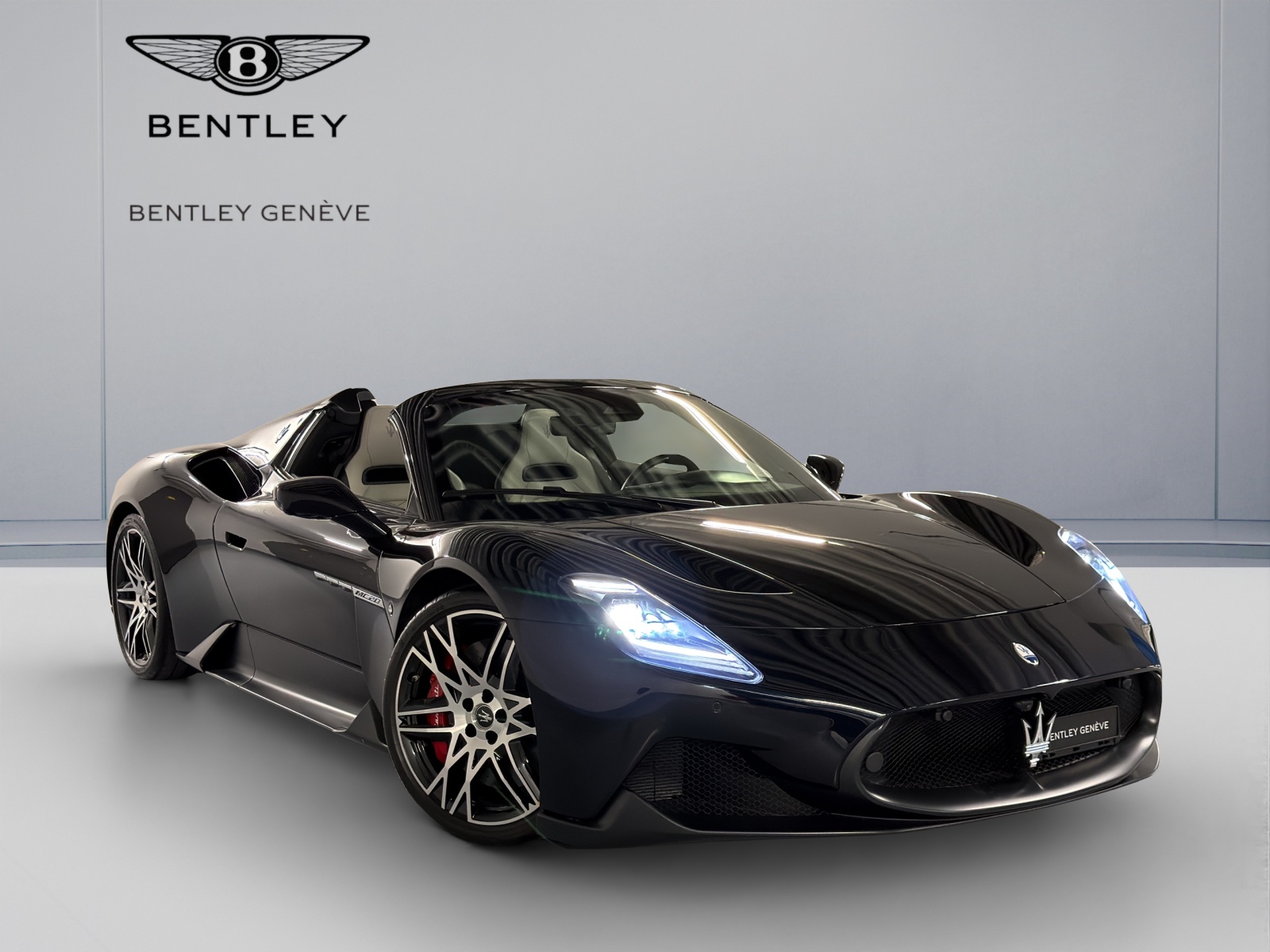 MASERATI MC 20 Cielo-showroom-element-3