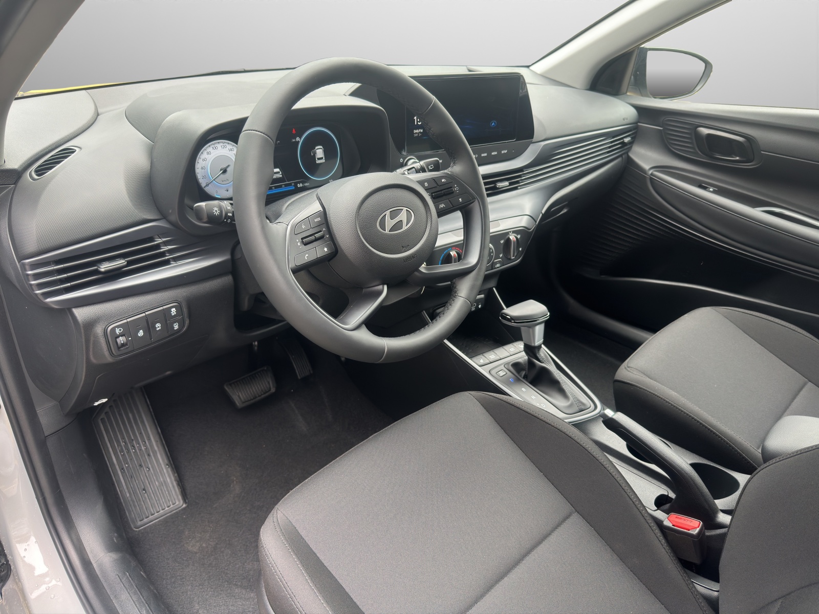 HYUNDAI i20 1.0 T-GDi Amplia-image-4