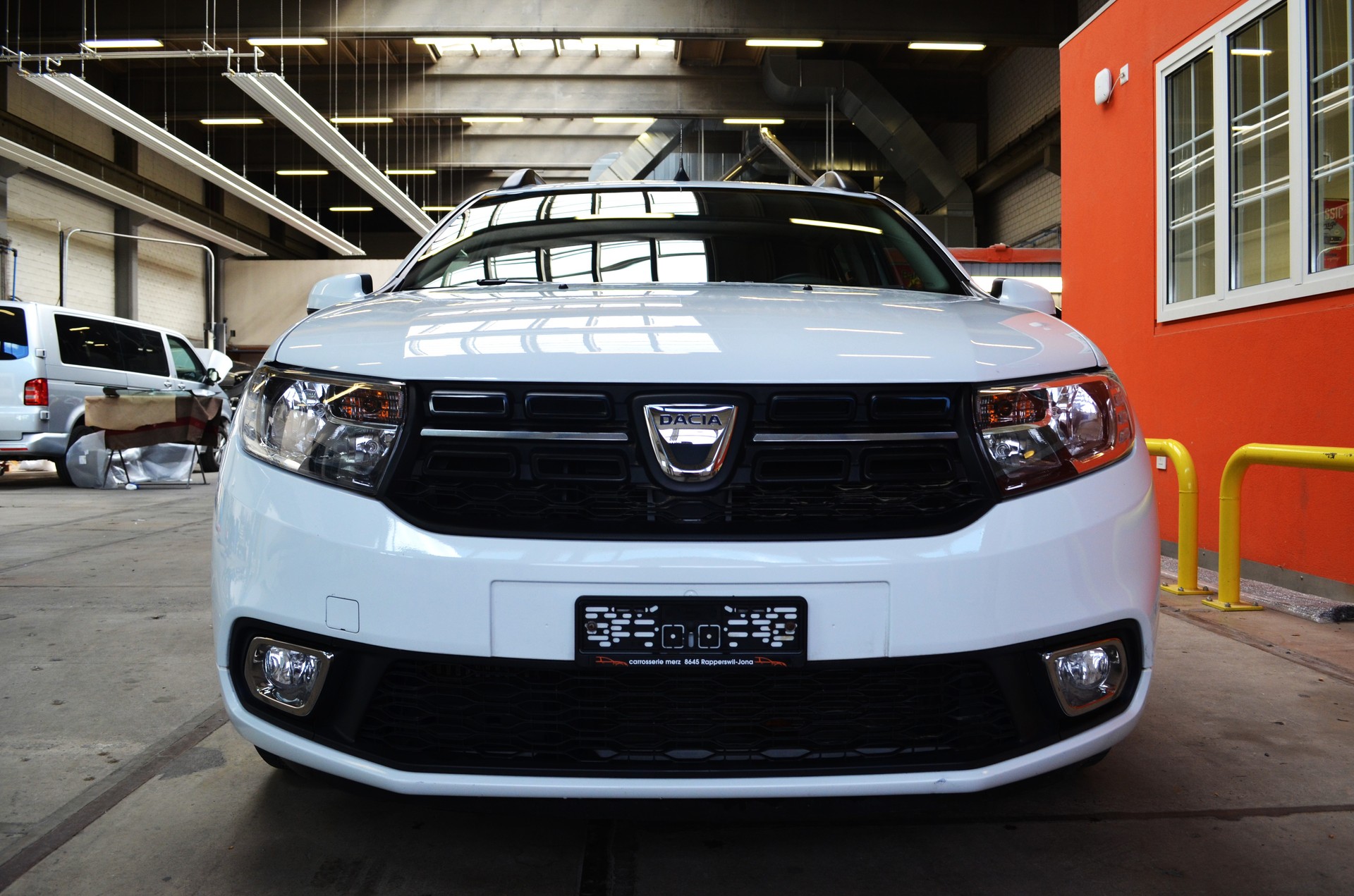 DACIA Logan MCV 0.9 Lauréate Automatic-image-1