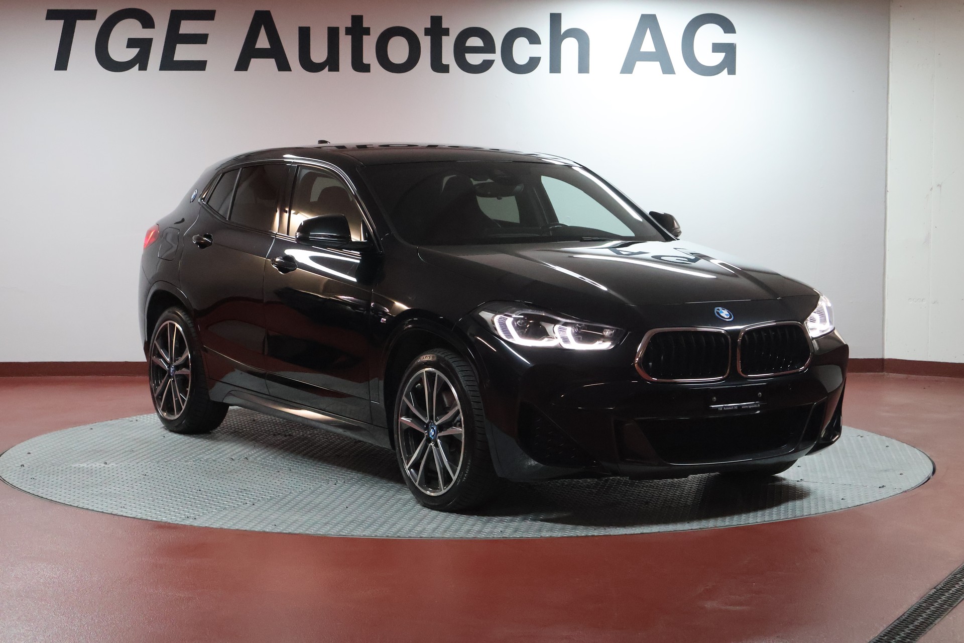 BMW X2 xDrive 25e M Sport Steptronic-showroom-element-3