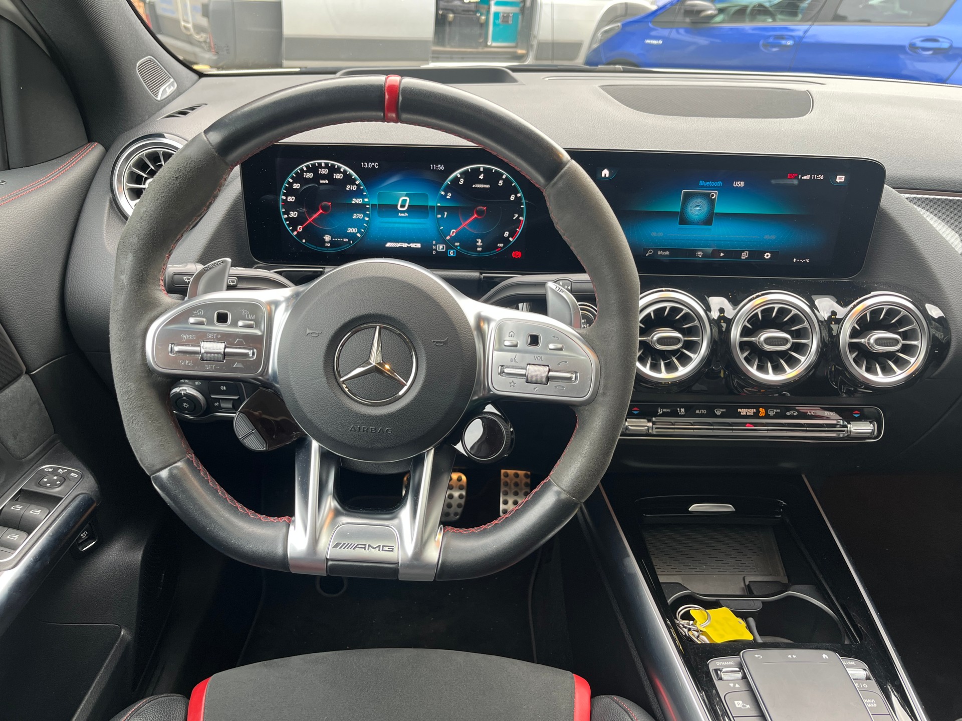 MERCEDES-BENZ GLA 45 S AMG 4Matic+ 8G-Speedshift DCT-image-12