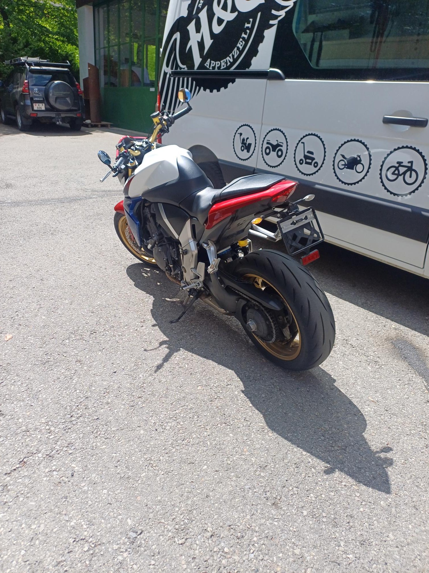 HONDA CB 1000 R ABS-image-6