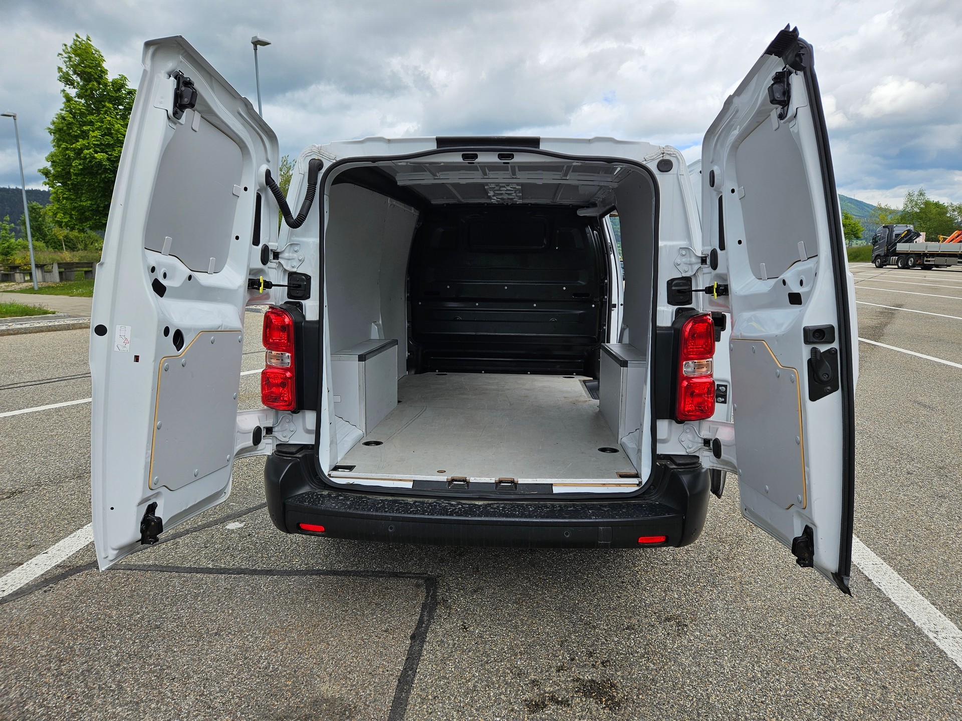 PEUGEOT Expert 2.0 BlueHDi 145 NEW FACE S&S Long EAT8 FRISCH AB MFK service effectués kleine park schaden petits dégats de parc-image-7