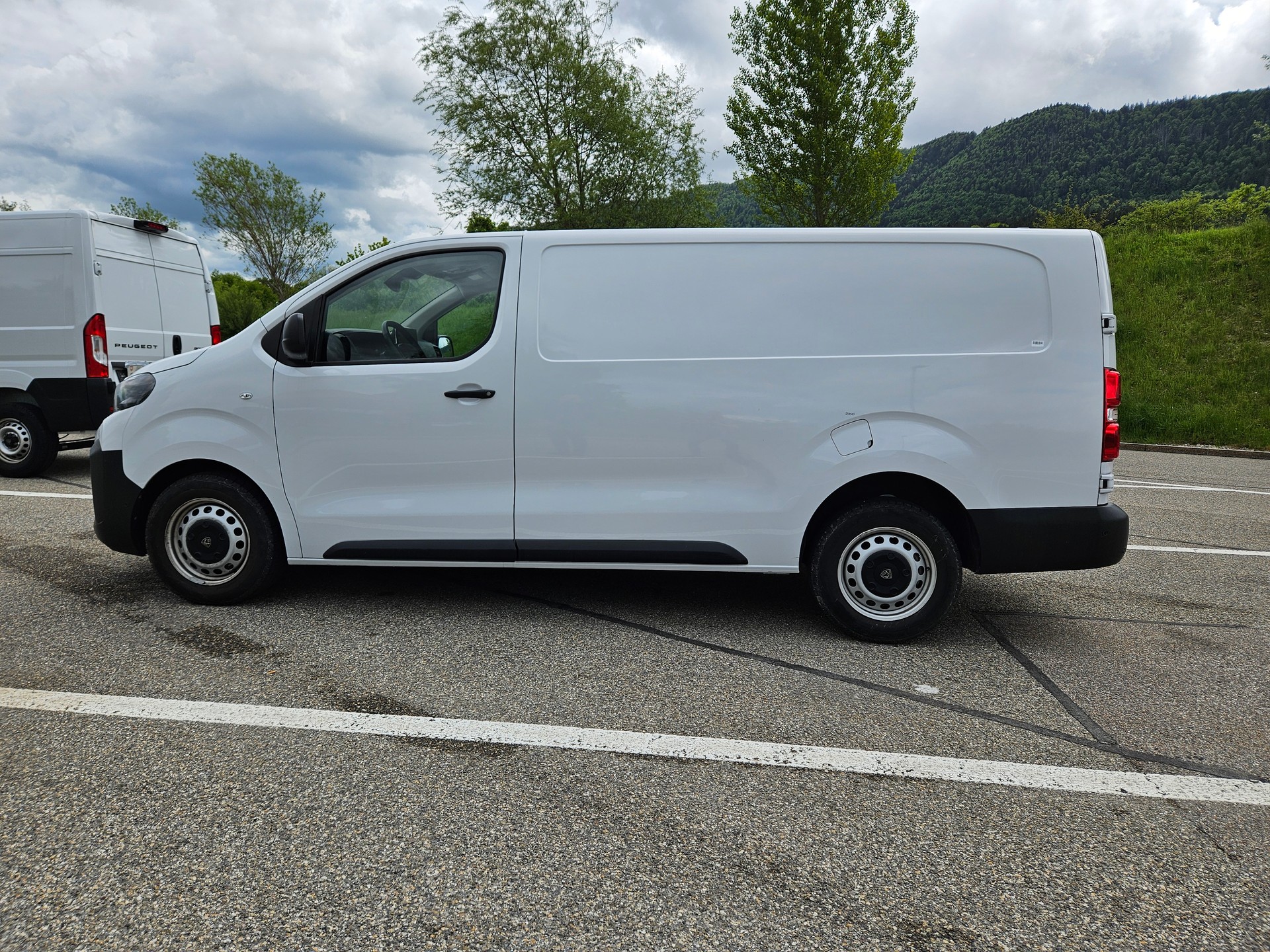 PEUGEOT Expert 2.0 BlueHDi 145 NEW FACE S&S Long EAT8 FRISCH AB MFK service effectués kleine park schaden petits dégats de parc-image-3