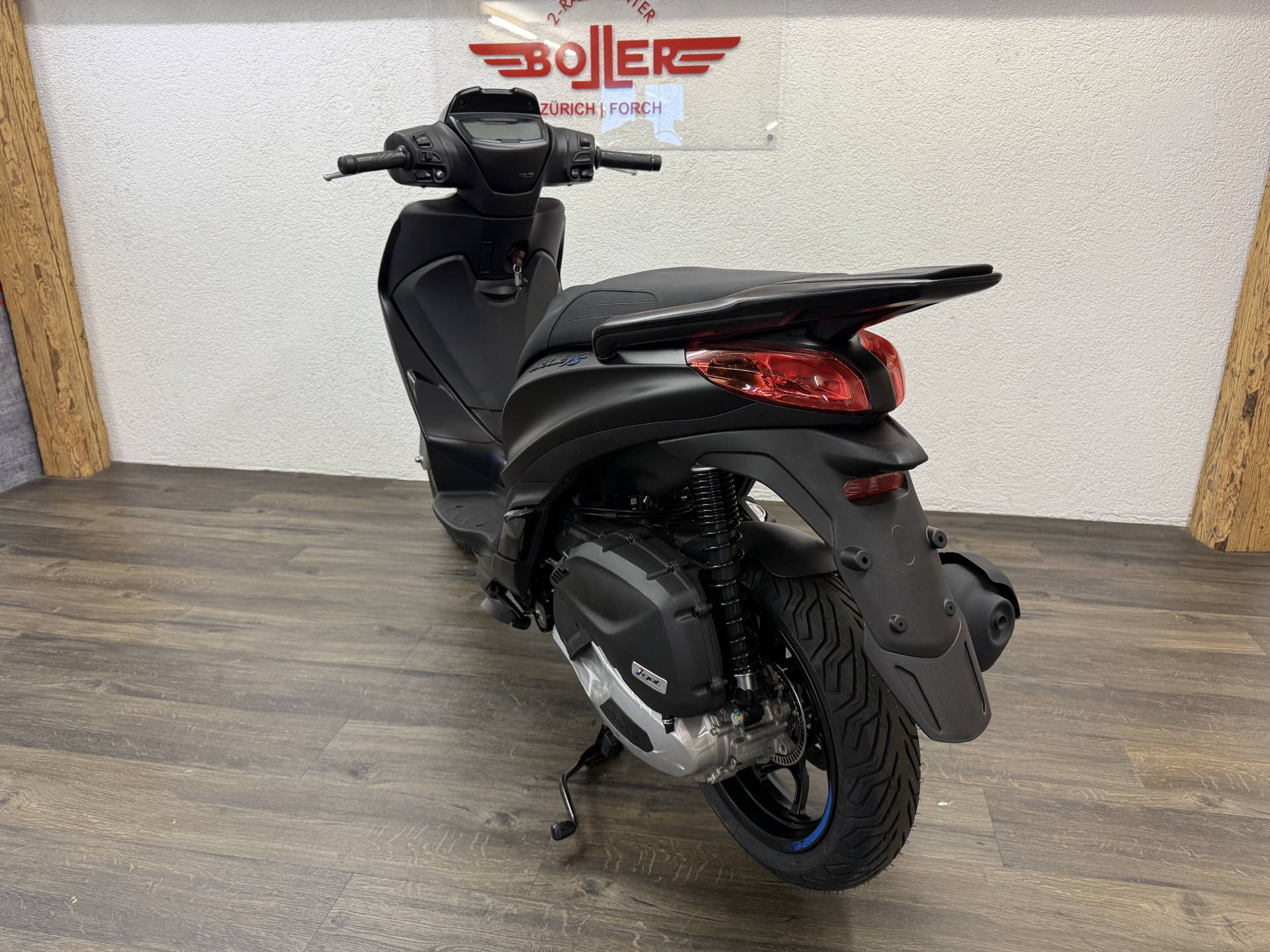 PIAGGIO Medley 125 E5+-showroom-element-2