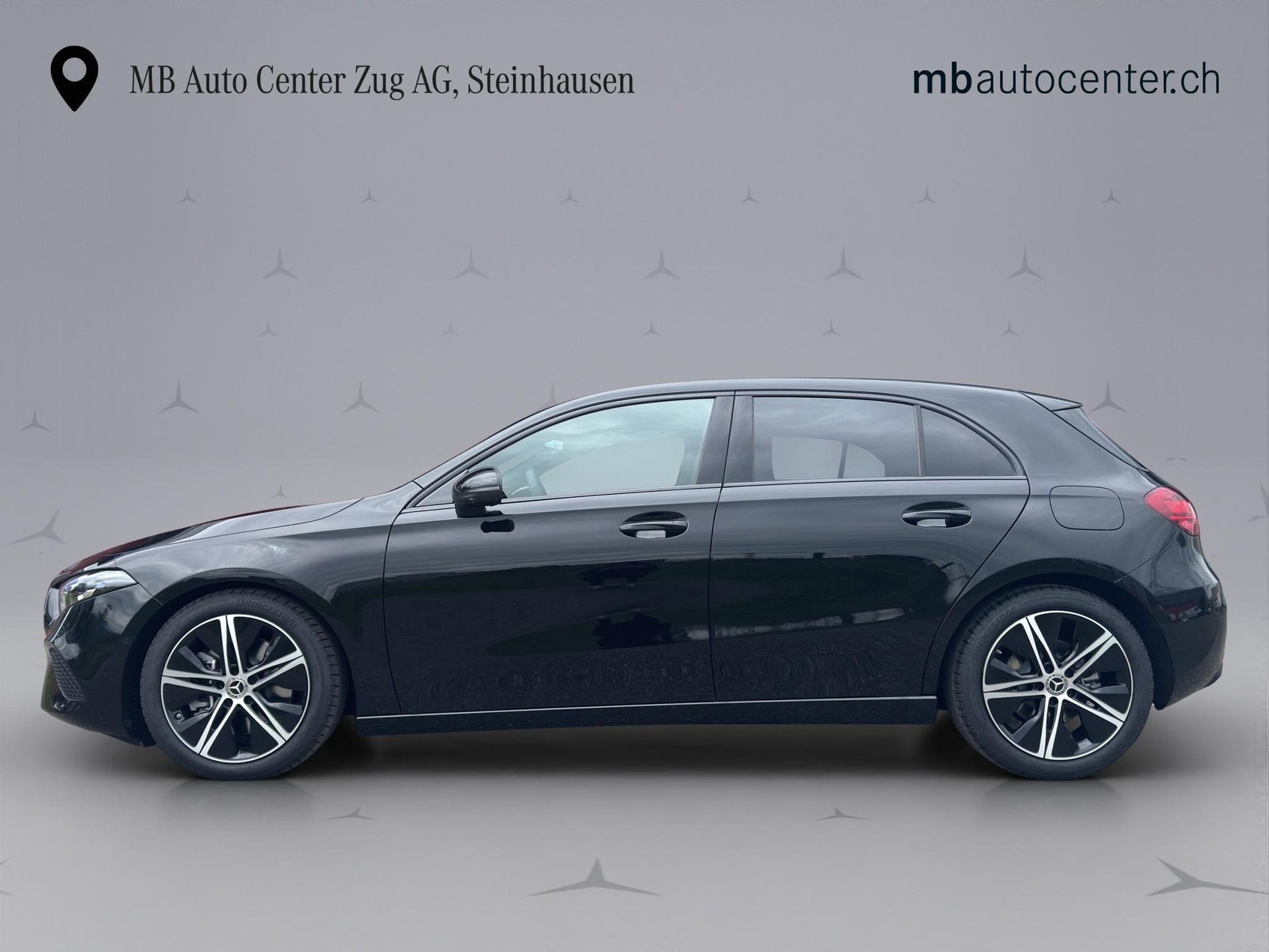 MERCEDES-BENZ A 250 Progressive 4m-showroom-element-2