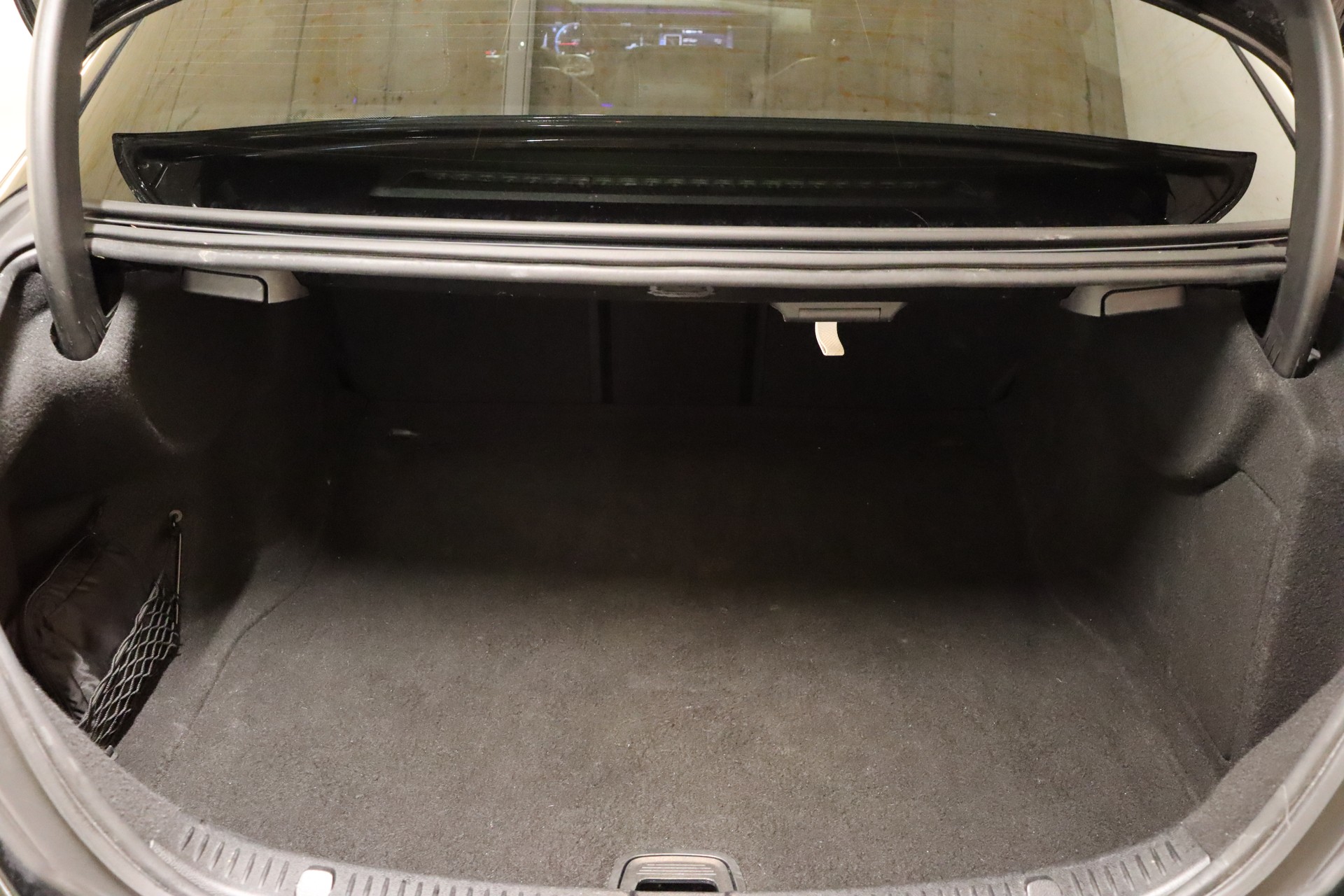 MERCEDES-BENZ E 220 d AMG Line 4Matic 9G-Tronic-image-9