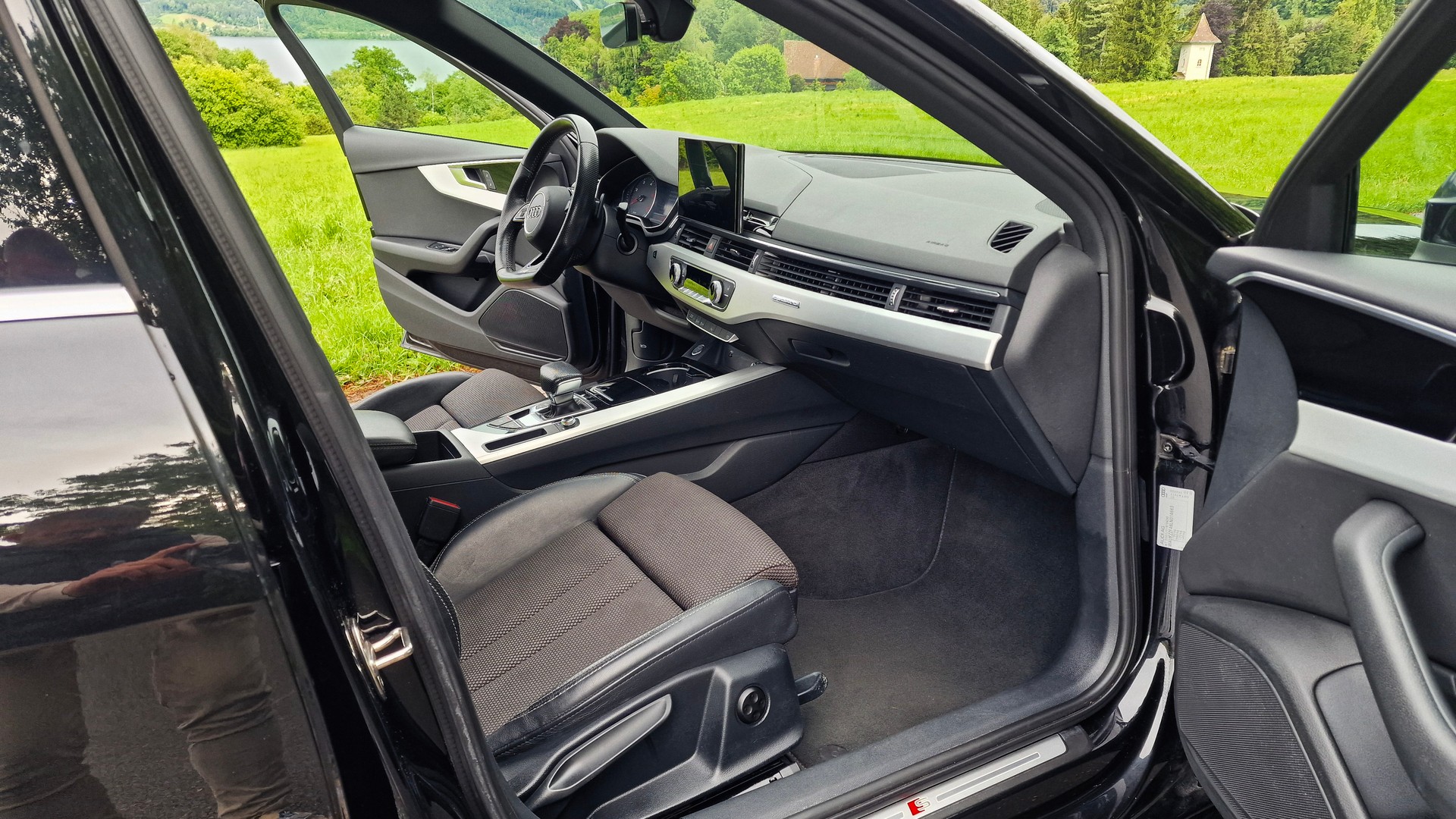 AUDI A4 Limousine 40 TDI S line quattro quattro S-tronic-image-17