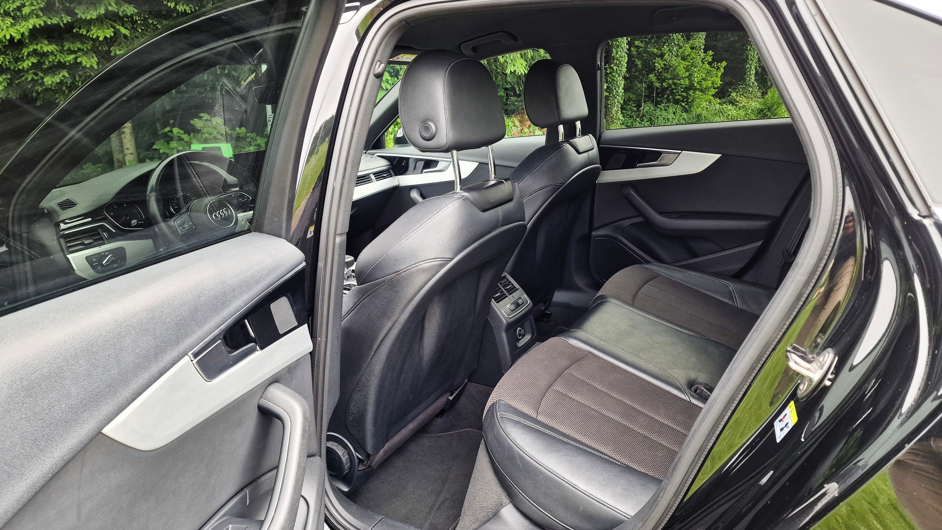 AUDI A4 Limousine 40 TDI S line quattro quattro S-tronic-image-18