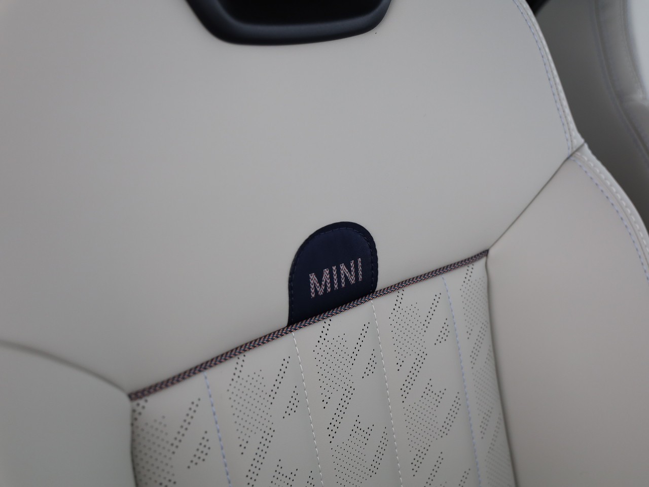 MINI Cooper S Cabriolet DKG-image-15