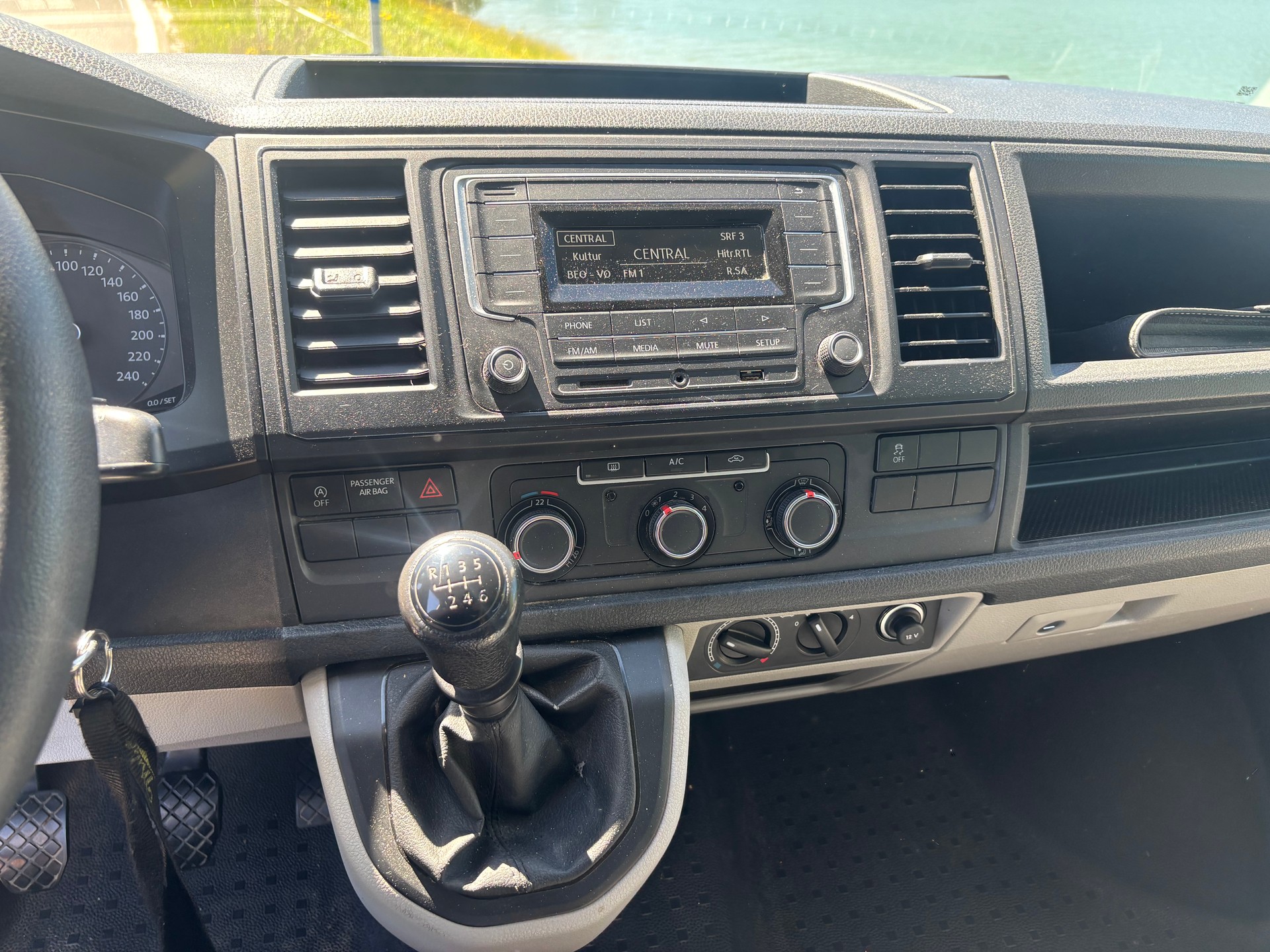 VW T6-image-9