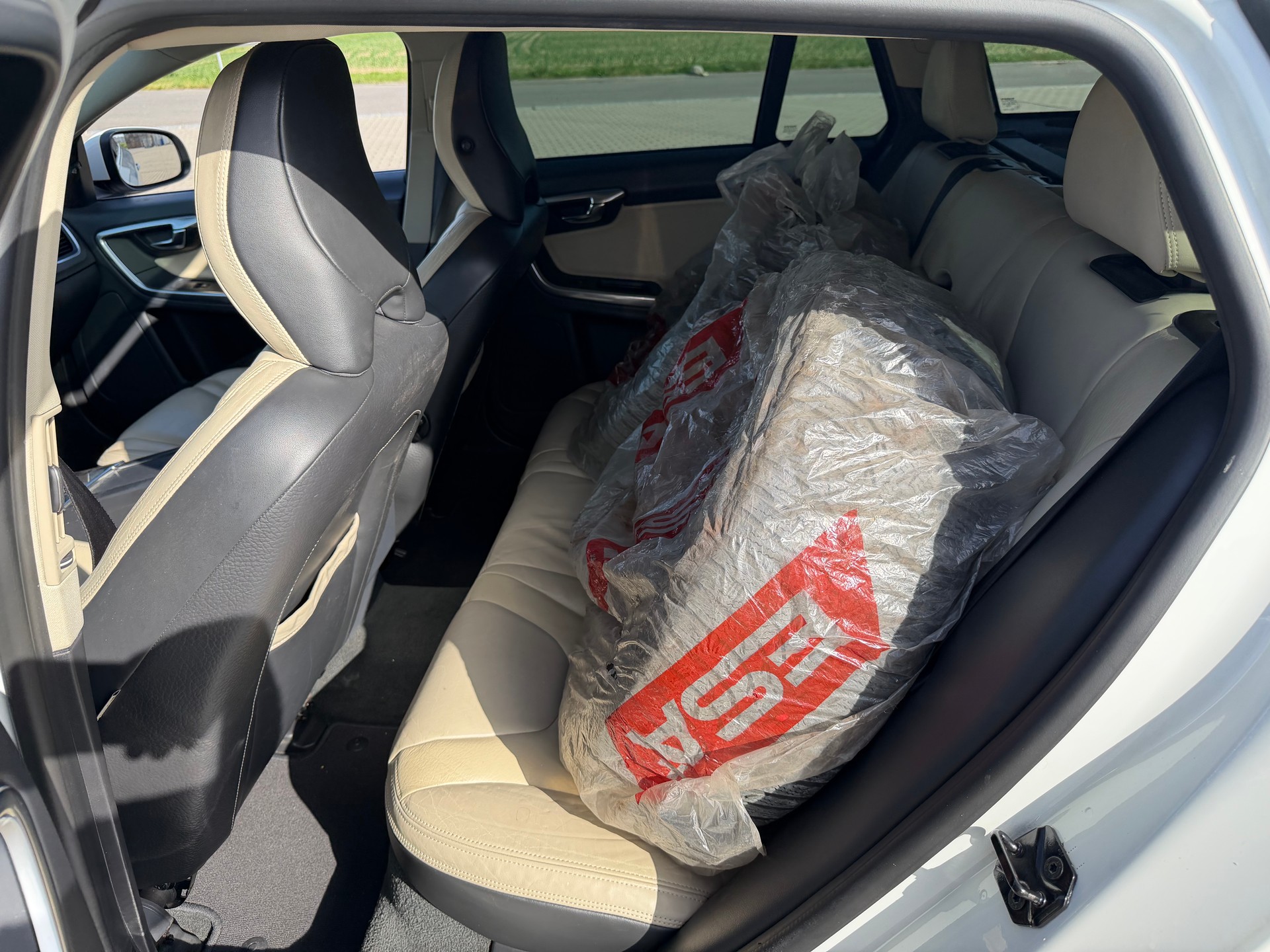 VOLVO V60 D5 Kinetic Geartronic-image-7