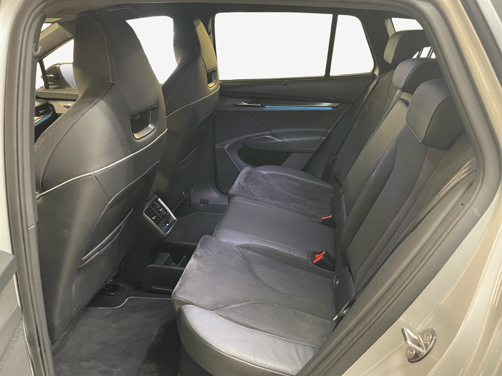 SKODA Enyaq iV 80x SportLine-image-11