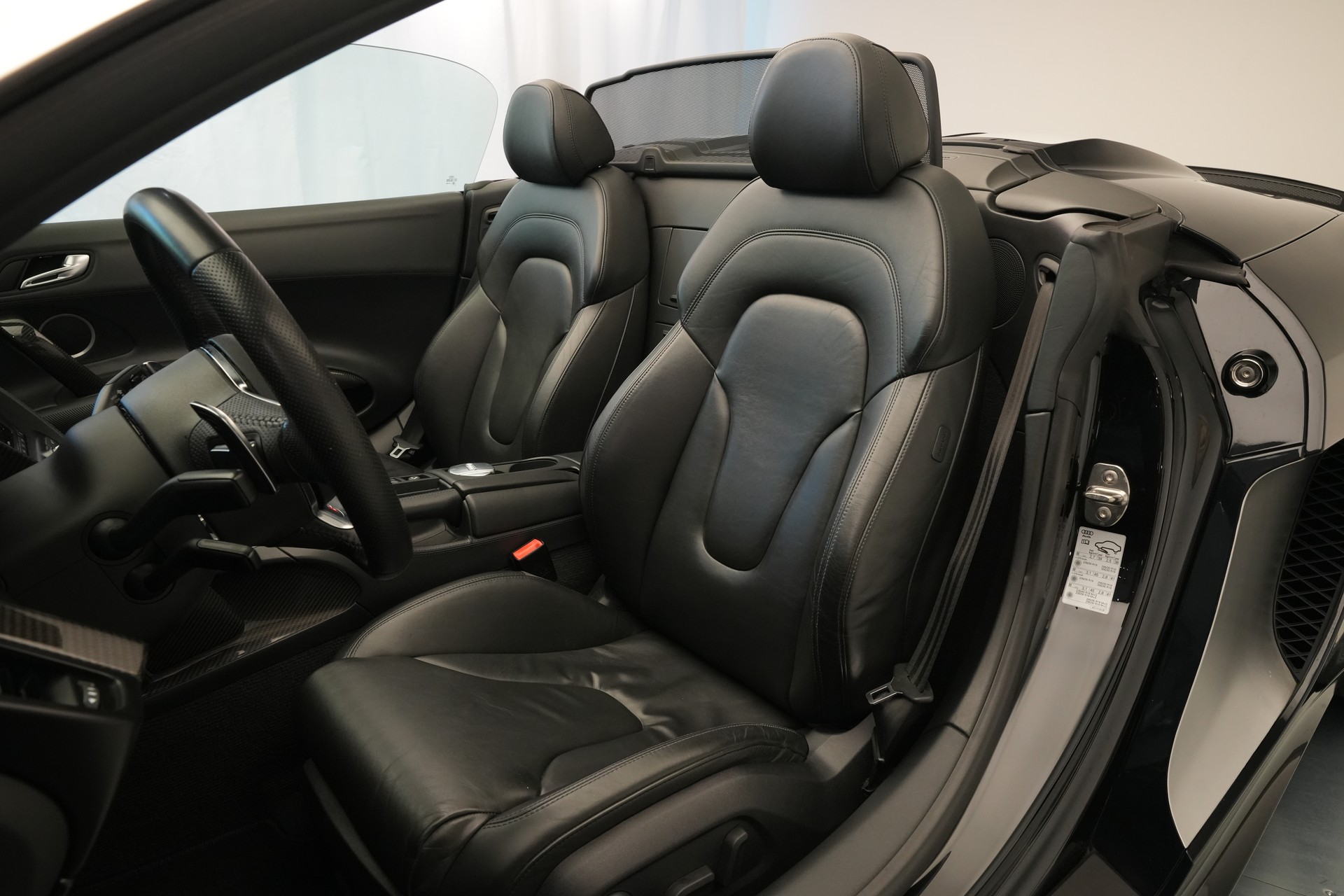 AUDI R8 Spyder 5.2 S-Tronic *Carbon* *B&O* *Keramik*-image-18