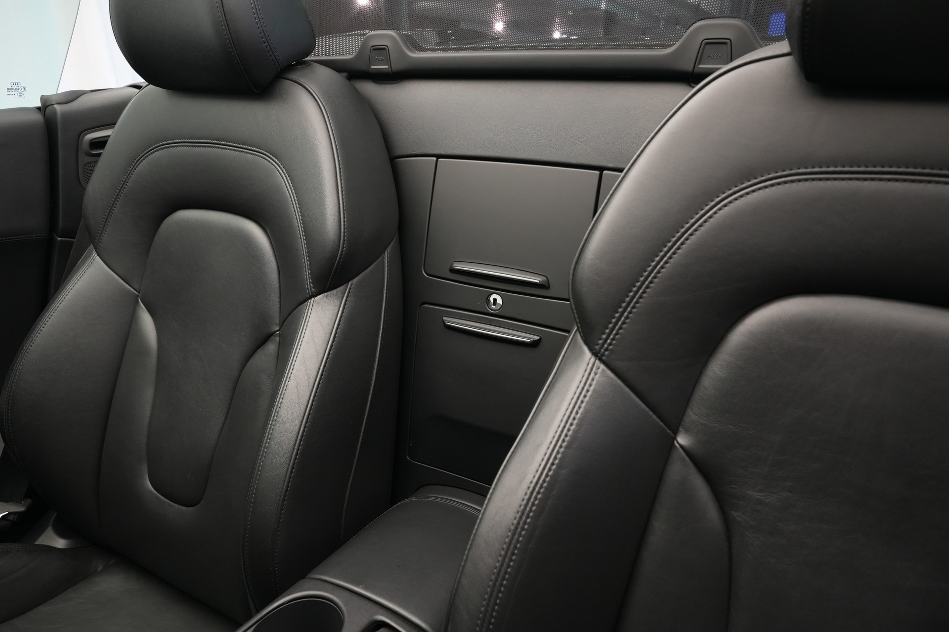AUDI R8 Spyder 5.2 S-Tronic *Carbon* *B&O* *Keramik*-image-16