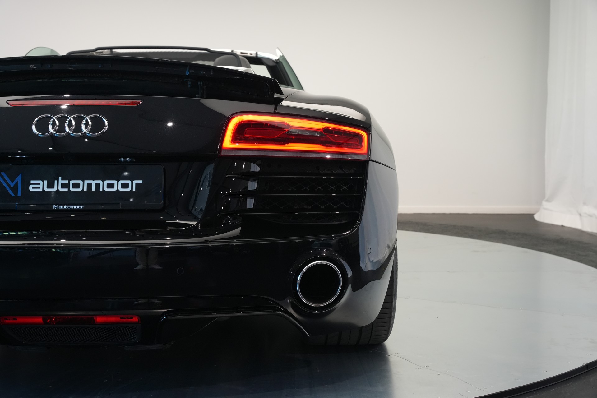 AUDI R8 Spyder 5.2 S-Tronic *Carbon* *B&O* *Keramik*-image-14