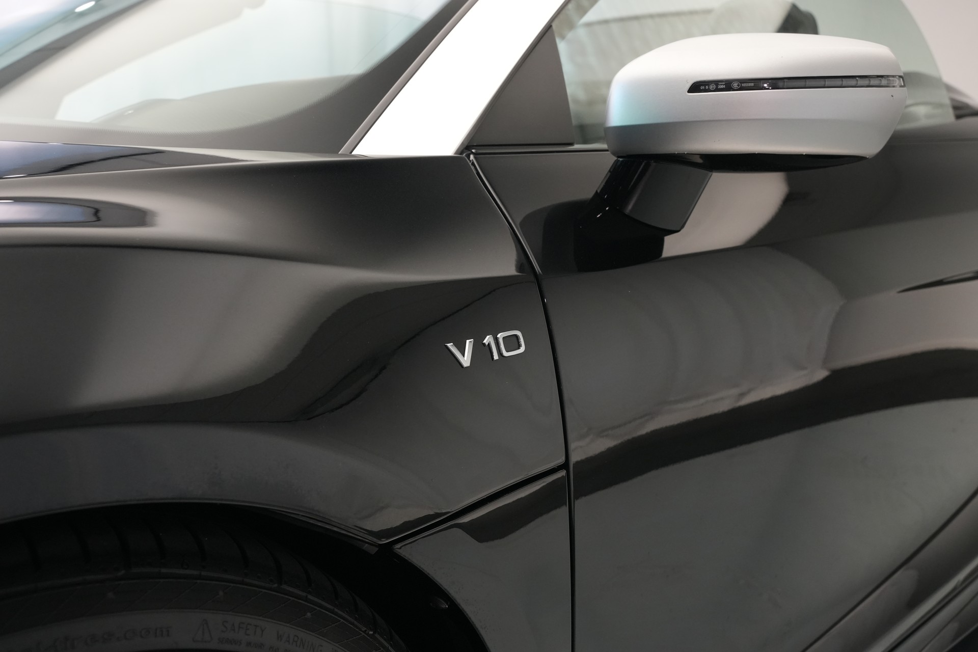 AUDI R8 Spyder 5.2 S-Tronic *Carbon* *B&O* *Keramik*-image-38
