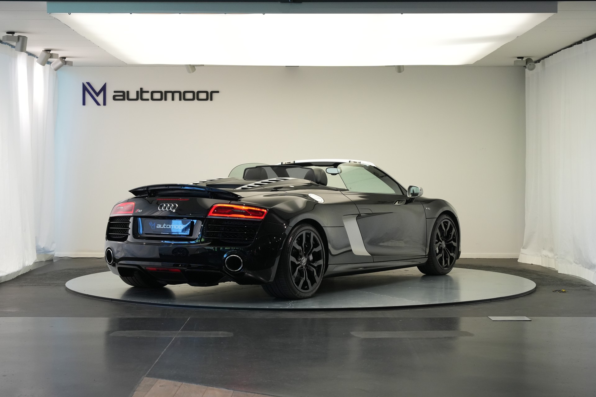 AUDI R8 Spyder 5.2 S-Tronic *Carbon* *B&O* *Keramik*-image-4