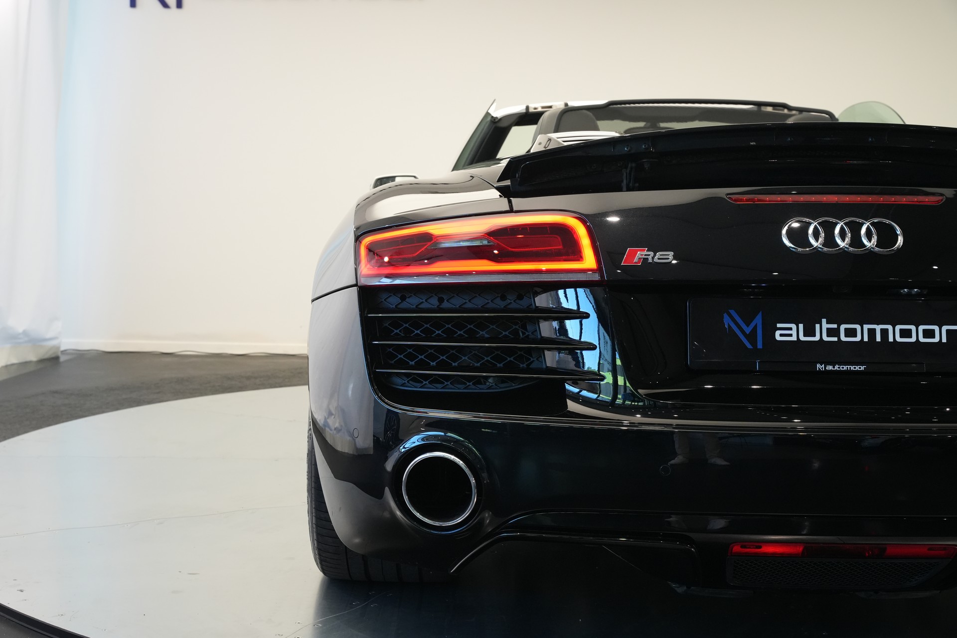 AUDI R8 Spyder 5.2 S-Tronic *Carbon* *B&O* *Keramik*-image-44