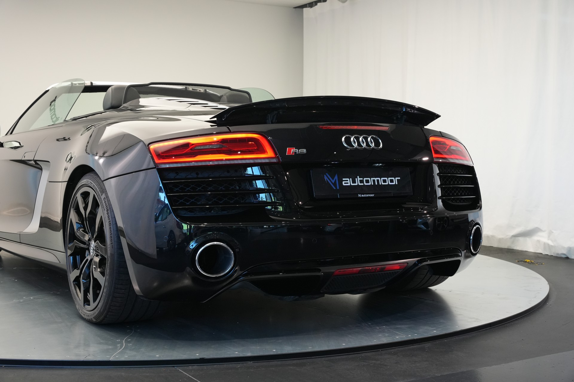 AUDI R8 Spyder 5.2 S-Tronic *Carbon* *B&O* *Keramik*-image-45