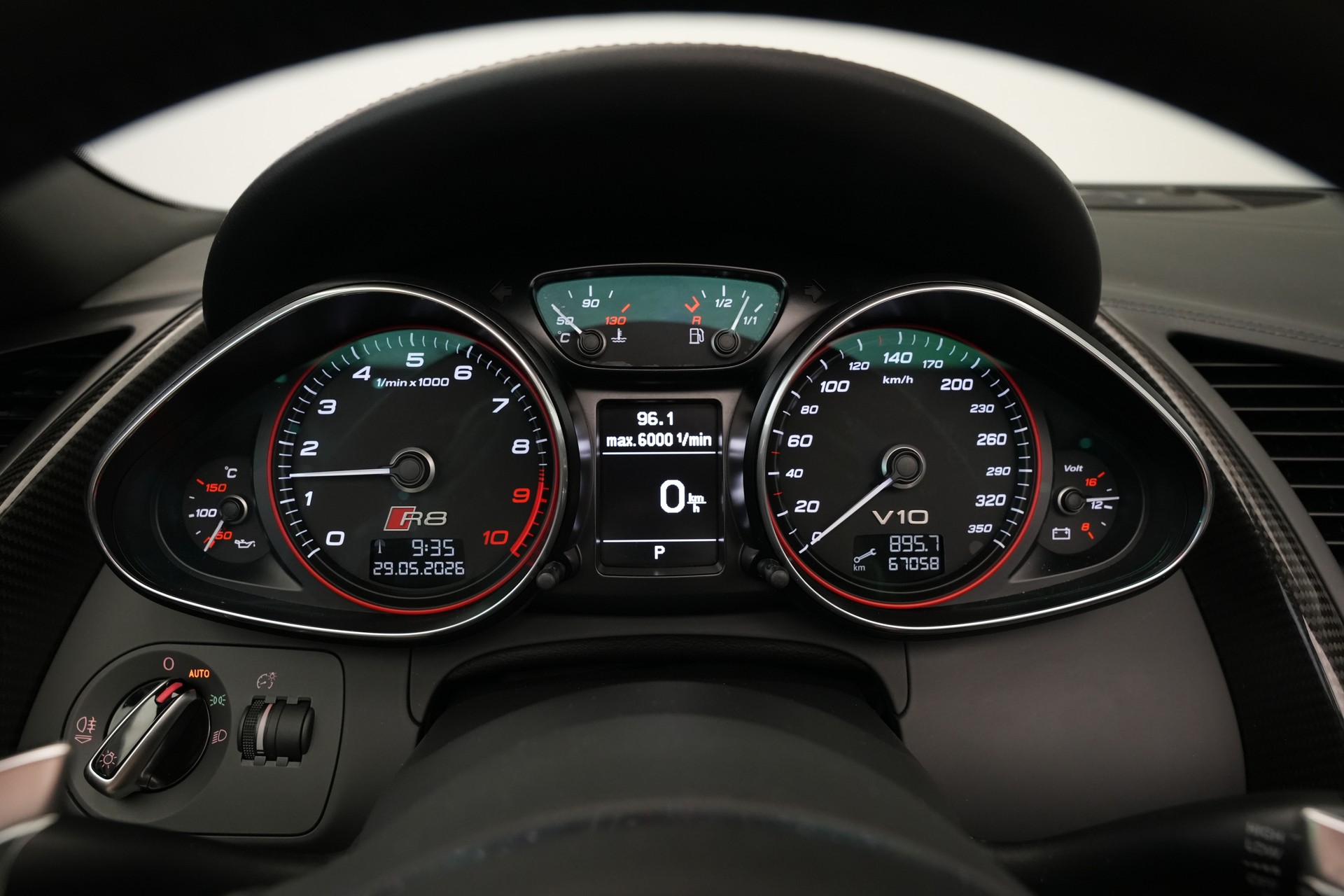 AUDI R8 Spyder 5.2 S-Tronic *Carbon* *B&O* *Keramik*-image-24