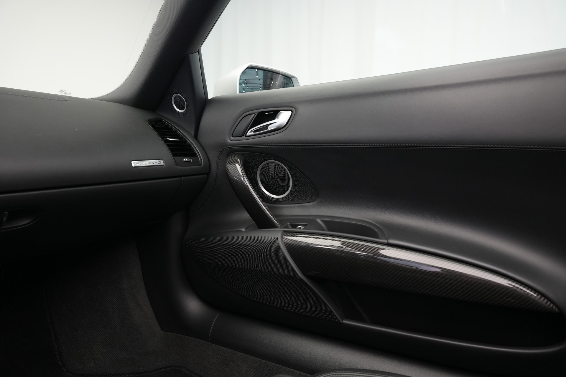 AUDI R8 Spyder 5.2 S-Tronic *Carbon* *B&O* *Keramik*-image-21