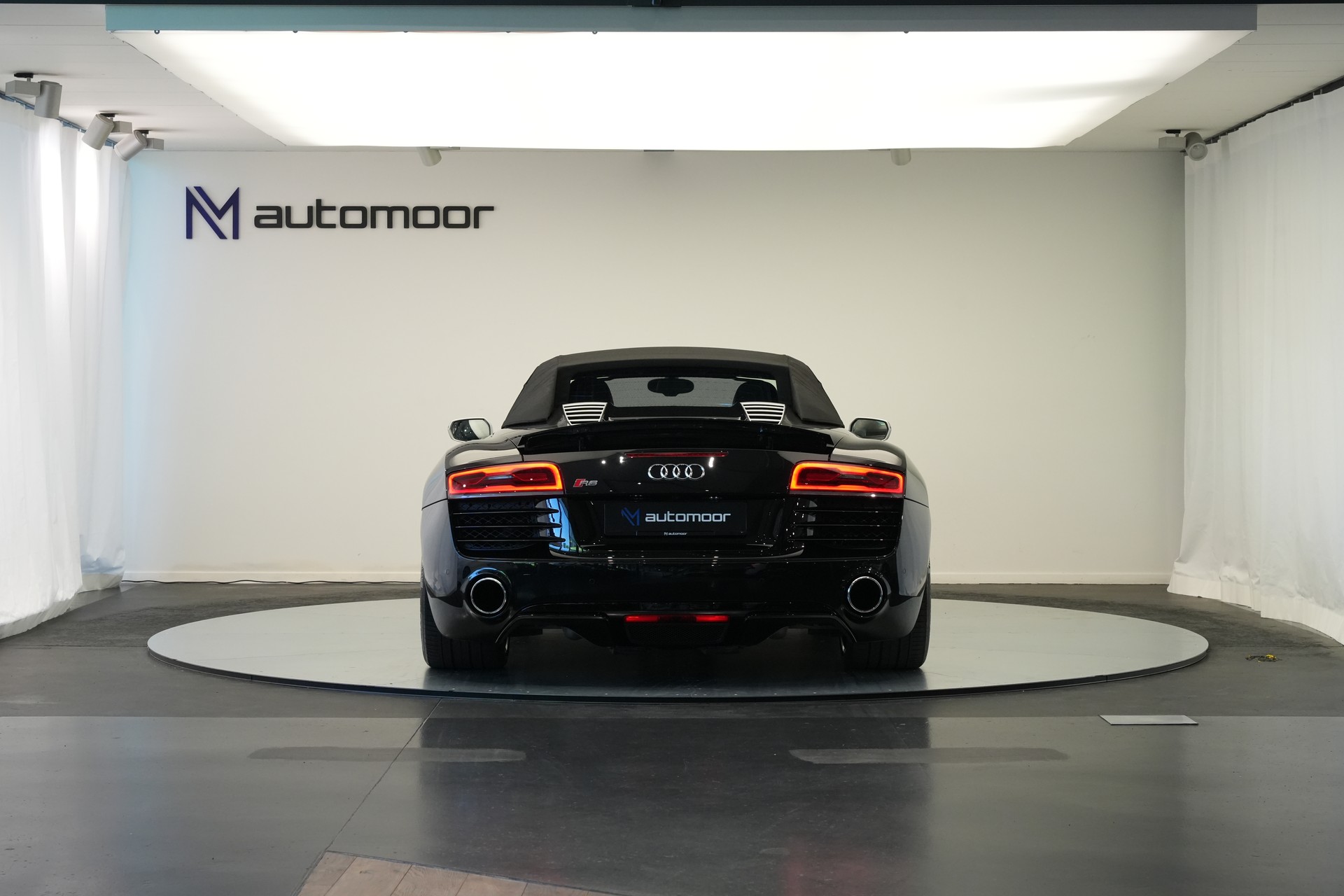 AUDI R8 Spyder 5.2 S-Tronic *Carbon* *B&O* *Keramik*-image-11