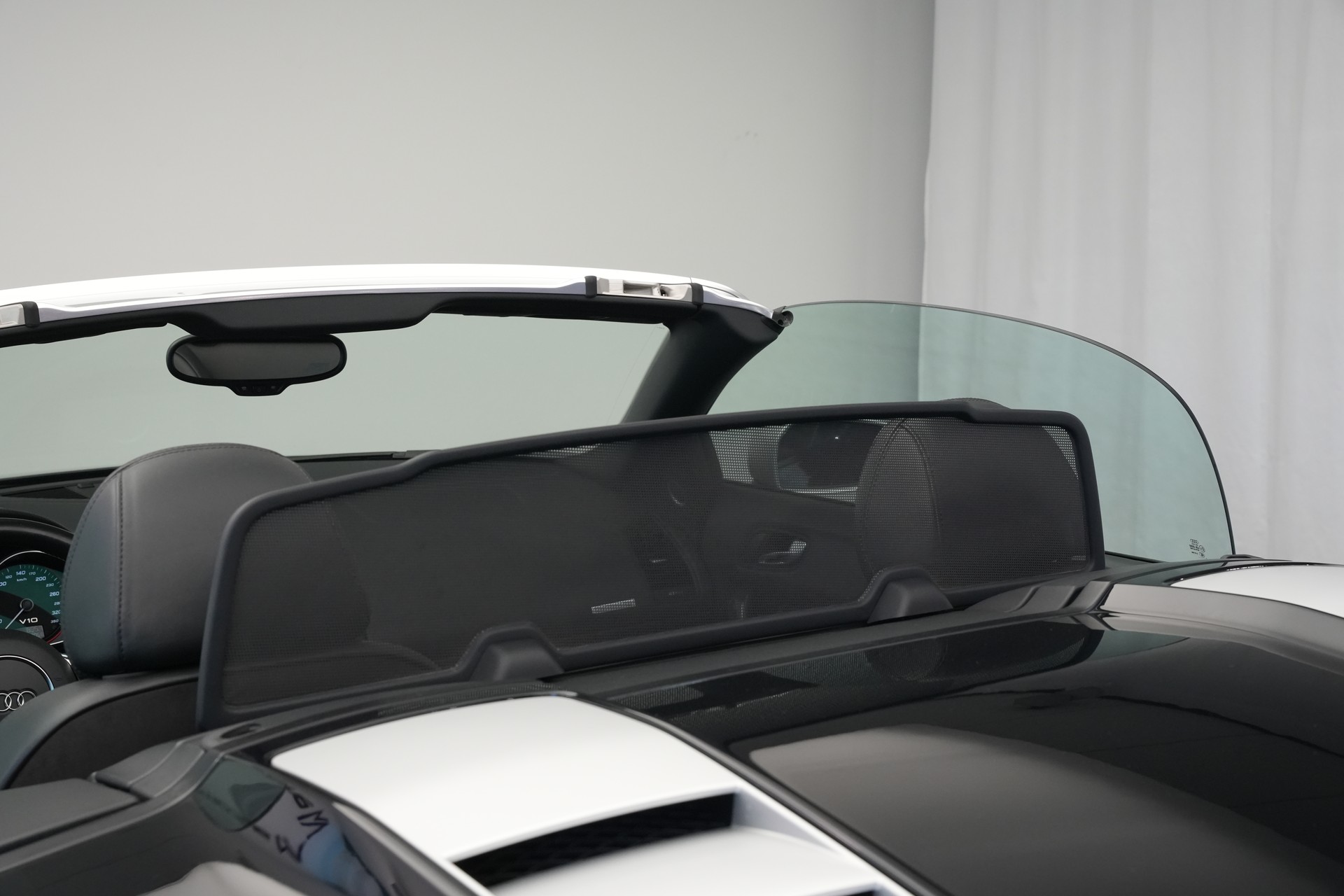 AUDI R8 Spyder 5.2 S-Tronic *Carbon* *B&O* *Keramik*-image-19