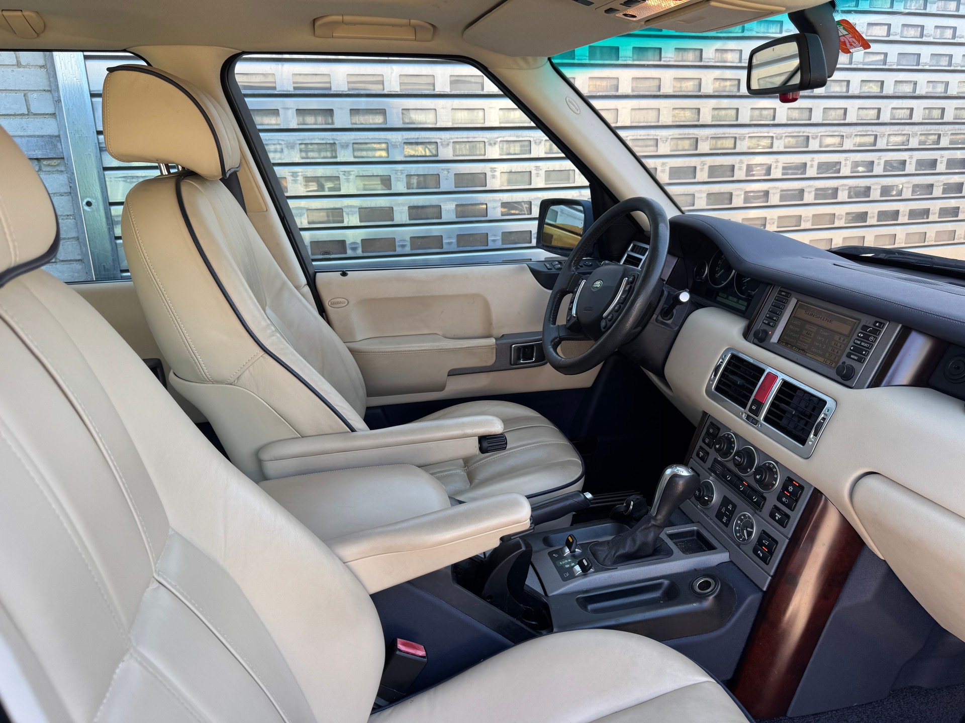 LAND ROVER Range Rover 4.4 V8 Vogue Automatic-image-9