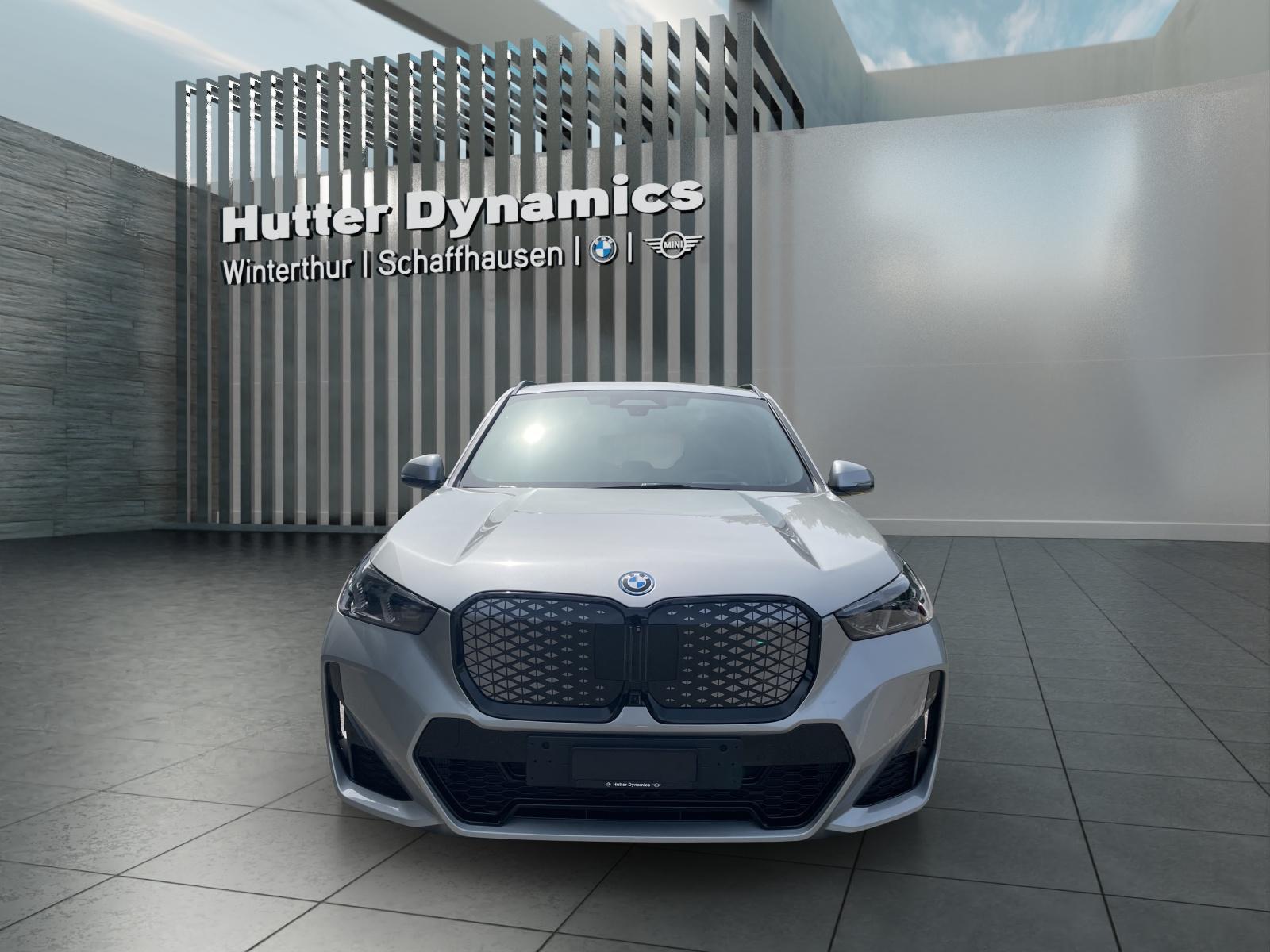 BMW iX1 30 xDrive-showroom-element-1