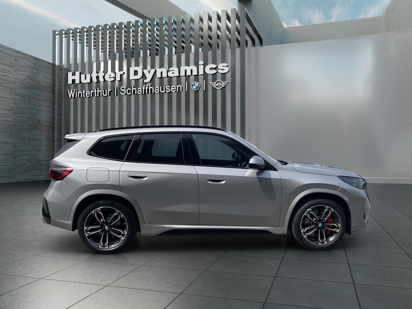 BMW iX1 30 xDrive-showroom-element-3